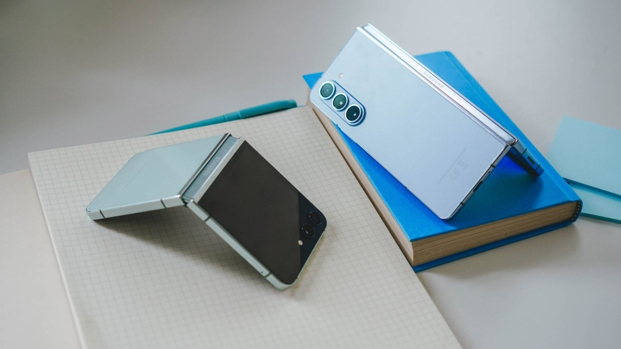 Ra mắt đ&atilde; nửa năm nhưng bộ đ&ocirc;i Galaxy Z vẫn lu&ocirc;n dẫn đầu danh s&aacute;ch smartphone đ&aacute;ng mua cuối năm 2024- Ảnh 2.