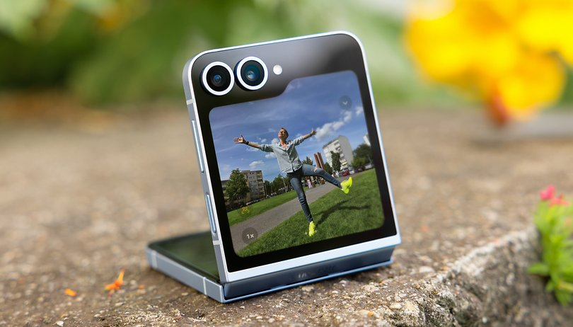 Chuyển sang d&ugrave;ng điện thoại gập, đ&acirc;y l&agrave; 2 t&iacute;nh năng khiến người d&ugrave;ng kh&oacute; quay về d&ugrave;ng điện thoại thanh- Ảnh 2.