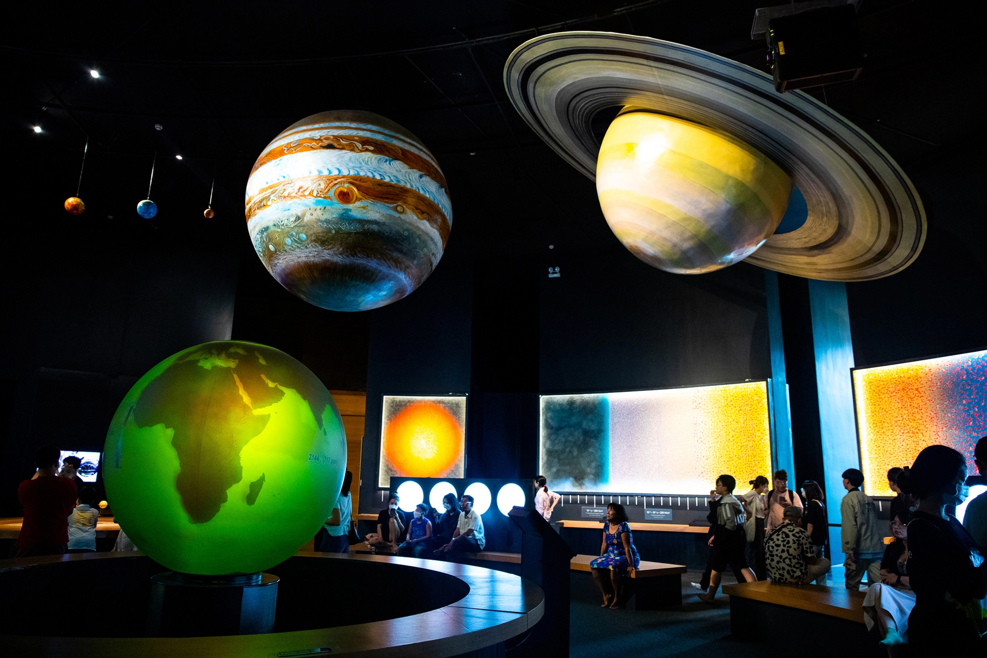 Đại lộ khoa học đầu tiên ở Việt Nam: Đầu tư trăm tỷ làm mô hình vũ trụ, FPT rót nghìn tỷ làm tổ hợp công nghệ cho 20.000 người- Ảnh 6. Đại lộ khoa học đầu tiên ở Việt Nam: Đầu tư trăm tỷ làm mô hình vũ trụ, FPT rót nghìn tỷ làm tổ hợp công nghệ cho 20.000 người- Ảnh 6.