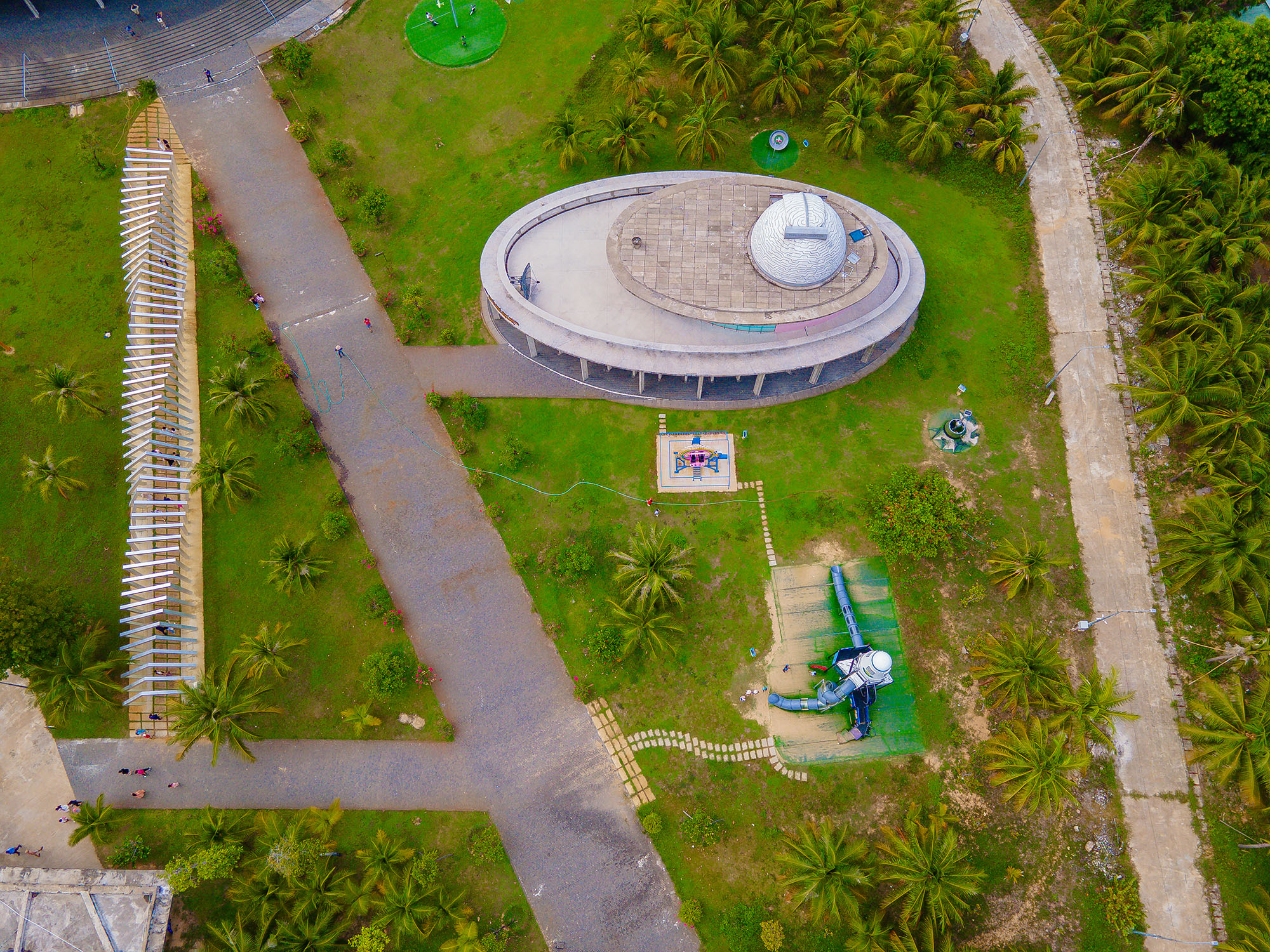 Đại lộ khoa học đầu tiên ở Việt Nam: Đầu tư trăm tỷ làm mô hình vũ trụ, FPT rót nghìn tỷ làm tổ hợp công nghệ cho 20.000 người- Ảnh 8. Đại lộ khoa học đầu tiên ở Việt Nam: Đầu tư trăm tỷ làm mô hình vũ trụ, FPT rót nghìn tỷ làm tổ hợp công nghệ cho 20.000 người- Ảnh 8.