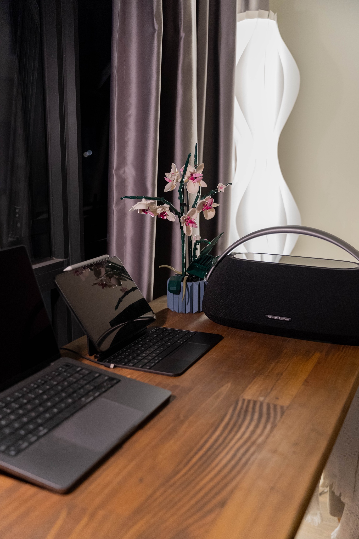 Cô gái Hà Nội đam mê decor góc làm việc tại nhà: Xinh xắn điệu đà nhưng vẫn nhiều công năng, có cả chỗ ngồi chill như quán cà phê- Ảnh 21. Cô gái Hà Nội đam mê decor góc làm việc tại nhà: Xinh xắn điệu đà nhưng vẫn nhiều công năng, có cả chỗ ngồi chill như quán cà phê- Ảnh 21.