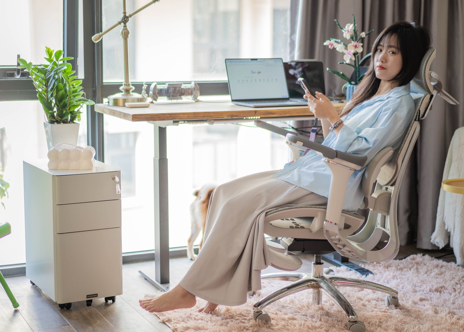 Cô gái Hà Nội đam mê decor góc làm việc tại nhà: Xinh xắn điệu đà nhưng vẫn nhiều công năng, có cả chỗ ngồi chill như quán cà phê- Ảnh 19. Cô gái Hà Nội đam mê decor góc làm việc tại nhà: Xinh xắn điệu đà nhưng vẫn nhiều công năng, có cả chỗ ngồi chill như quán cà phê- Ảnh 19.