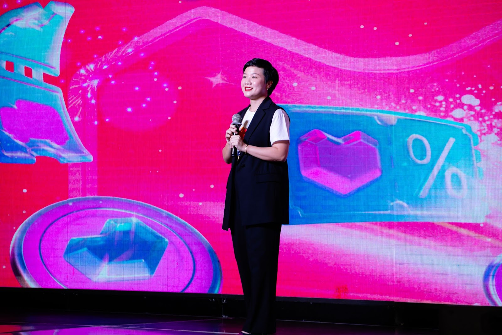 Bức tranh ti&ecirc;u d&ugrave;ng TMĐT mới nhất: Nh&oacute;m kh&aacute;ch h&agrave;ng ch&iacute;nh đ&atilde; ngo&agrave;i 30, thu nhập hộ gia đ&igrave;nh tr&ecirc;n 15 triệu, mua h&agrave;ng thiết yếu để &ldquo;t&iacute;ch trữ&rdquo;- Ảnh 3.