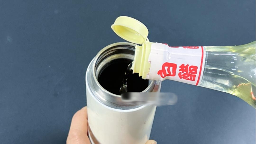 Bình giữ nhiệt tưởng sạch nhưng thực chất là Bình giữ nhiệt tưởng sạch nhưng thực chất là