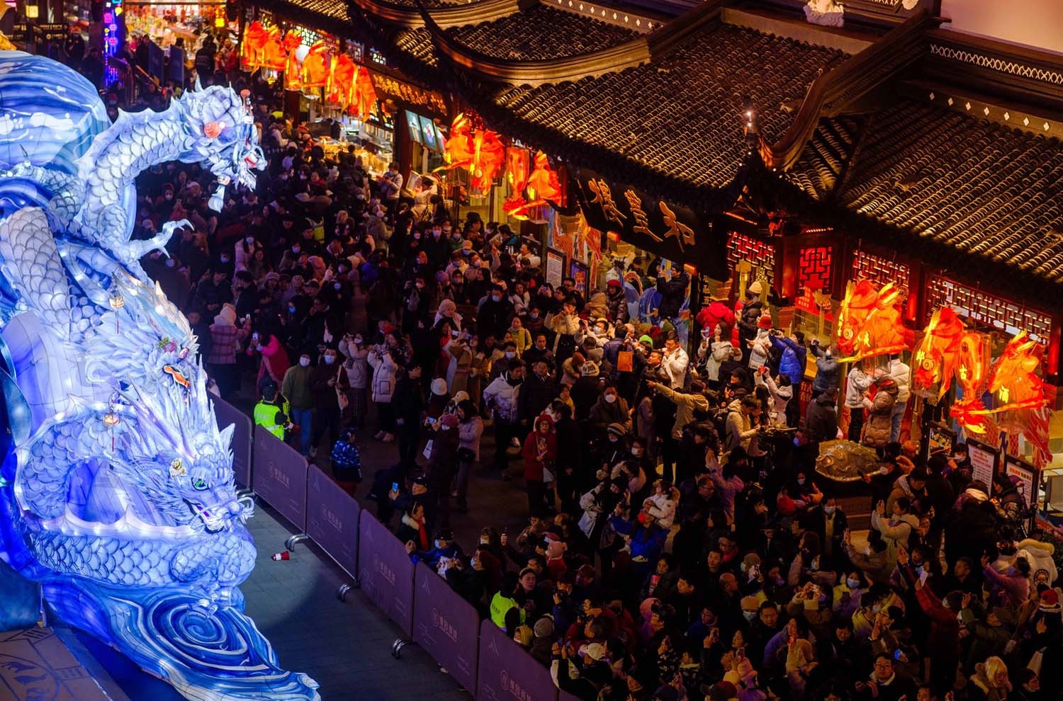 Trung Quốc năm 2024 qua ảnh: C&ocirc;ng nghệ b&ugrave;ng nổ trong mọi lĩnh vực, đưa đất nước chạm đến những &lsquo;v&ugrave;ng đất mới&rsquo; &iacute;t ai s&aacute;nh kịp- Ảnh 1.