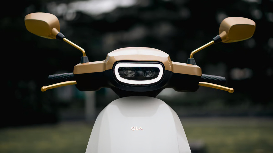 Ngắm chiếc xe tay ga được dát vàng thật 24k, có tiền cũng khó mua được- Ảnh 2. Ngắm chiếc xe tay ga được dát vàng thật 24k, có tiền cũng khó mua được- Ảnh 2.