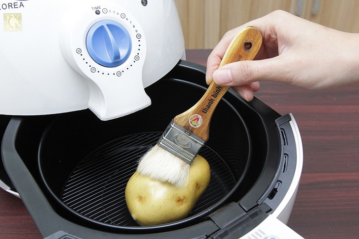 5 sai lầm khi dùng nồi chiên không dầu khiến nồi nhanh hỏng, ảnh hưởng đến sức khỏe- Ảnh 2. 5 sai lầm khi dùng nồi chiên không dầu khiến nồi nhanh hỏng, ảnh hưởng đến sức khỏe- Ảnh 2.