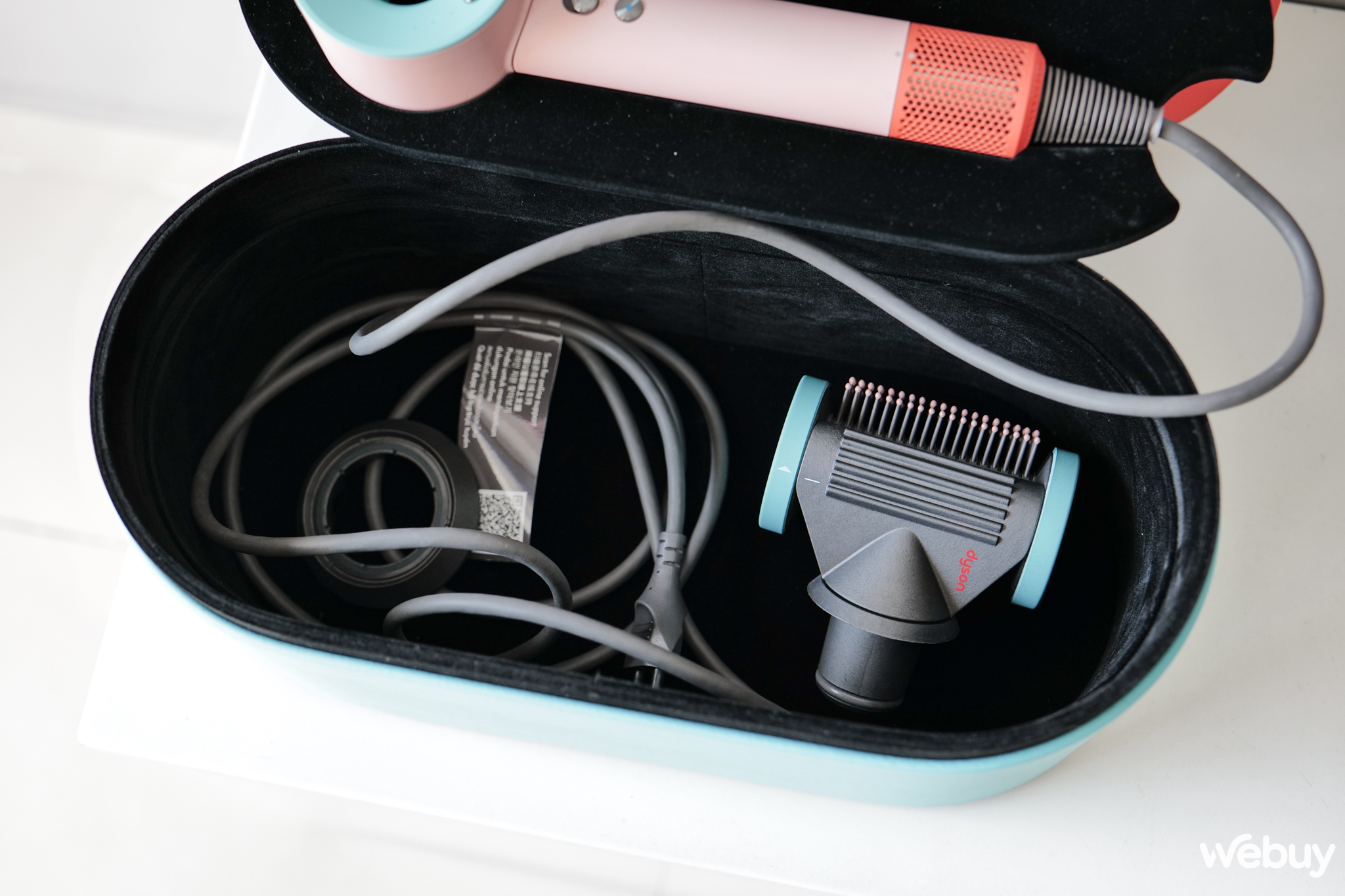 Máy sấy tóc Dyson Supersonic HD15 Ceramic Pop: Riêng hộp đựng đã 1.89 triệu, sấy nhanh, tạo kiểu, đa dạng phụ kiện- Ảnh 4. Máy sấy tóc Dyson Supersonic HD15 Ceramic Pop: Riêng hộp đựng đã 1.89 triệu, sấy nhanh, tạo kiểu, đa dạng phụ kiện- Ảnh 4.