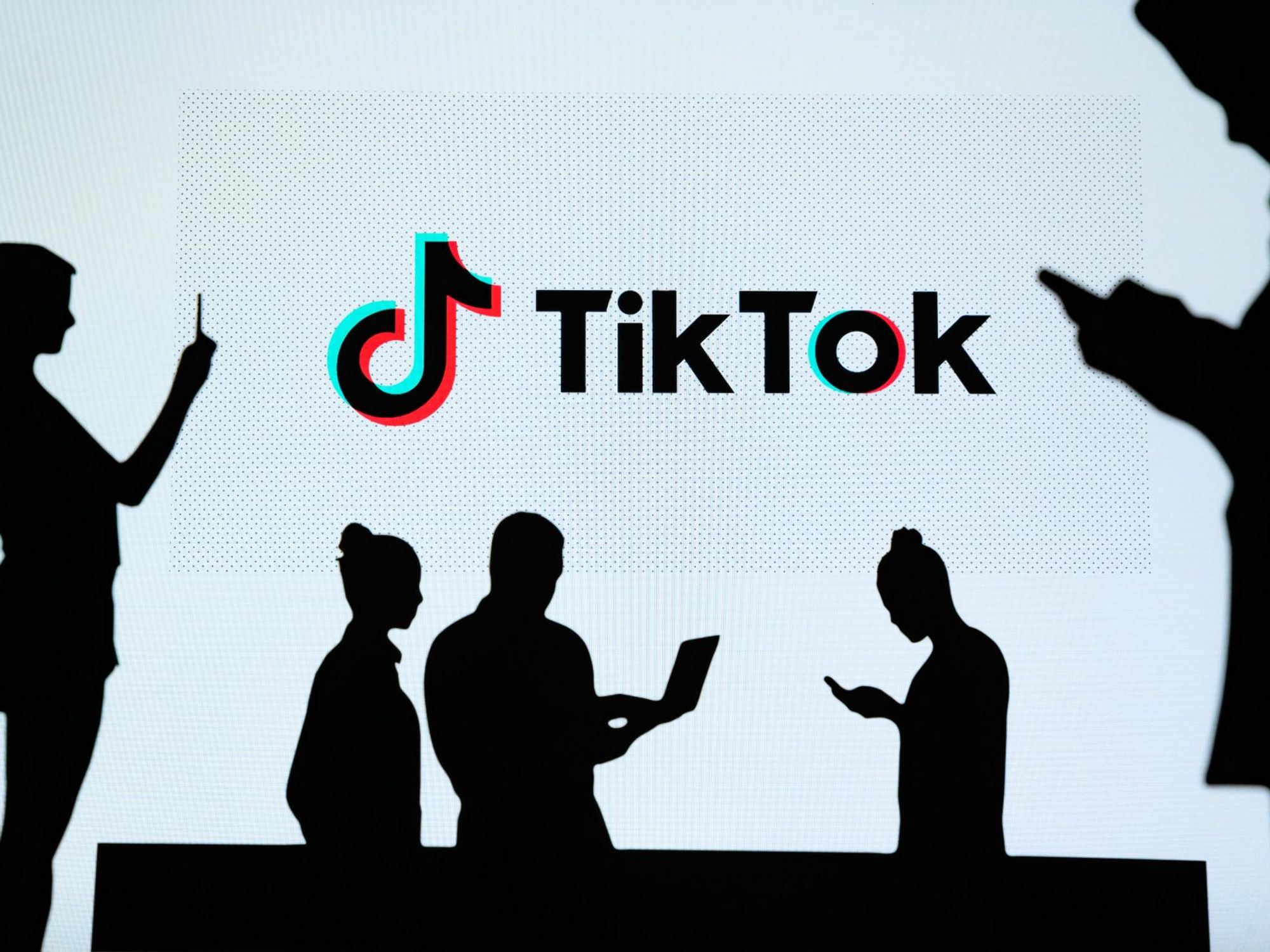 Đột nhập nơi làm việc của TikTok: Đằng sau hàng triệu video giải trí tươi vui là ngành công nghiệp vắt kiệt sức- Ảnh 2. Đột nhập nơi làm việc của TikTok: Đằng sau hàng triệu video giải trí tươi vui là ngành công nghiệp vắt kiệt sức- Ảnh 2.