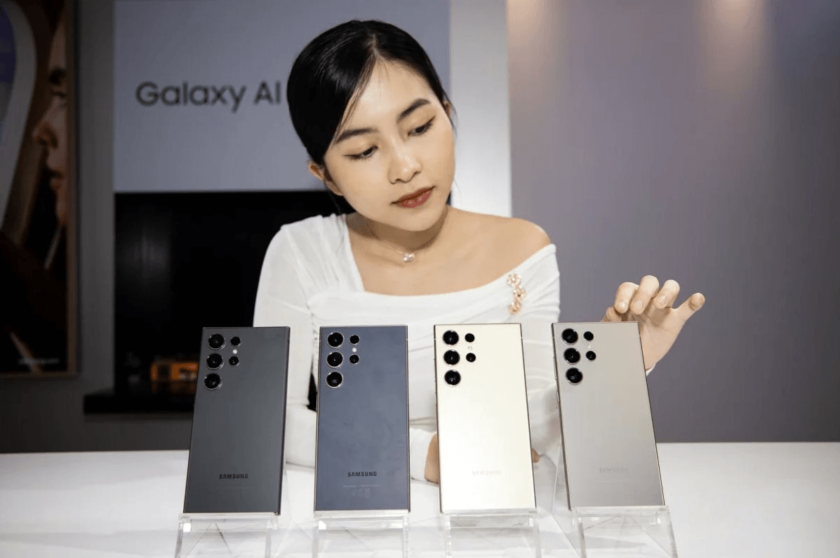 Điều chưa từng c&oacute; trong lịch sử vừa xảy ra với c&aacute;c nh&agrave; m&aacute;y Samsung tại Việt Nam- Ảnh 1.