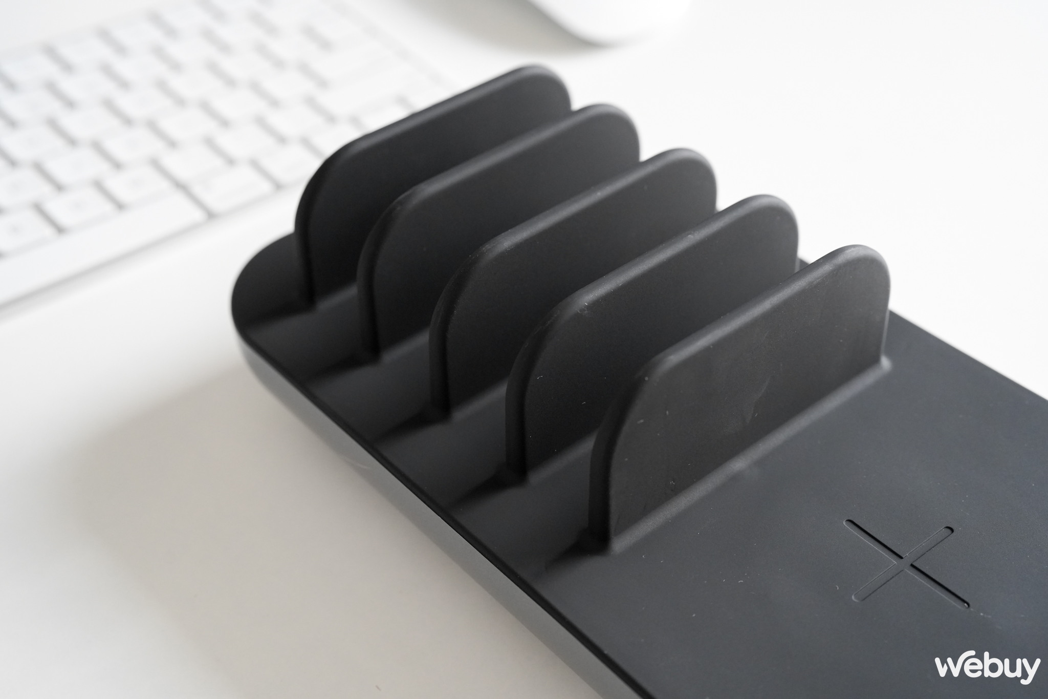 Món phụ kiện 5 trong 1 này sẽ giúp bàn làm việc của bạn gọn gàng- Ảnh 4. Món phụ kiện 5 trong 1 này sẽ giúp bàn làm việc của bạn gọn gàng- Ảnh 4.