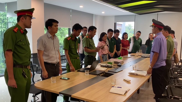 Tin mới vụ phá đường dây cho 1 triệu người vay 20.000 tỷ, lãi 8.000 tỷ do đối tượng Trung Quốc cầm đầu- Ảnh 4. Tin mới vụ phá đường dây cho 1 triệu người vay 20.000 tỷ, lãi 8.000 tỷ do đối tượng Trung Quốc cầm đầu- Ảnh 4.