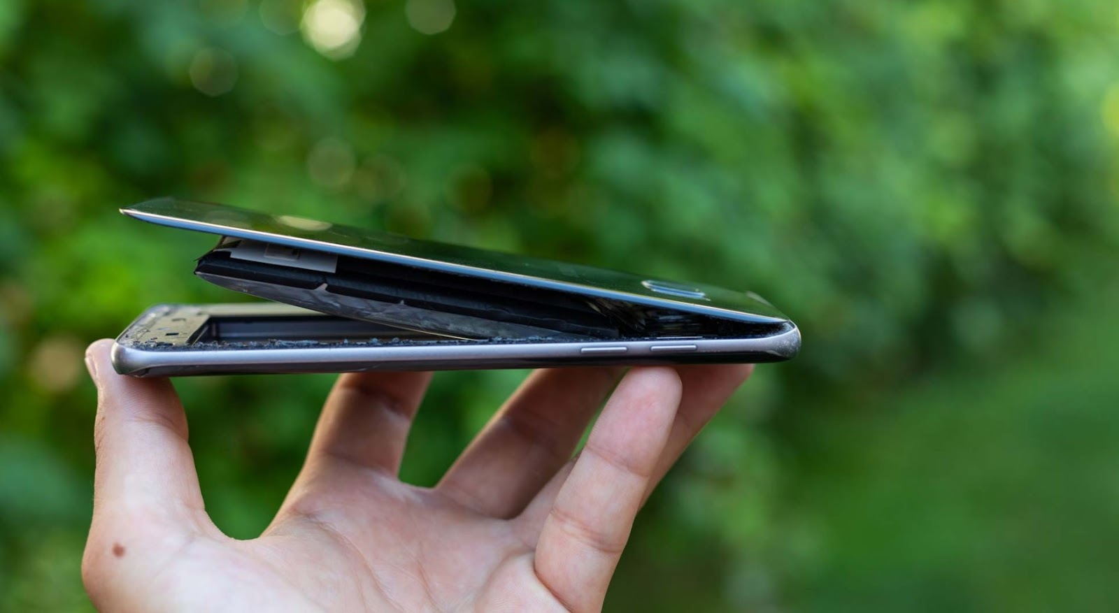 Cập nhật hệ điều h&agrave;nh 7 năm nghĩa l&agrave; đ&atilde; đến l&uacute;c c&aacute;c h&atilde;ng smartphone n&ecirc;n mang t&iacute;nh năng bị bỏ rơi n&agrave;y trở lại- Ảnh 3.