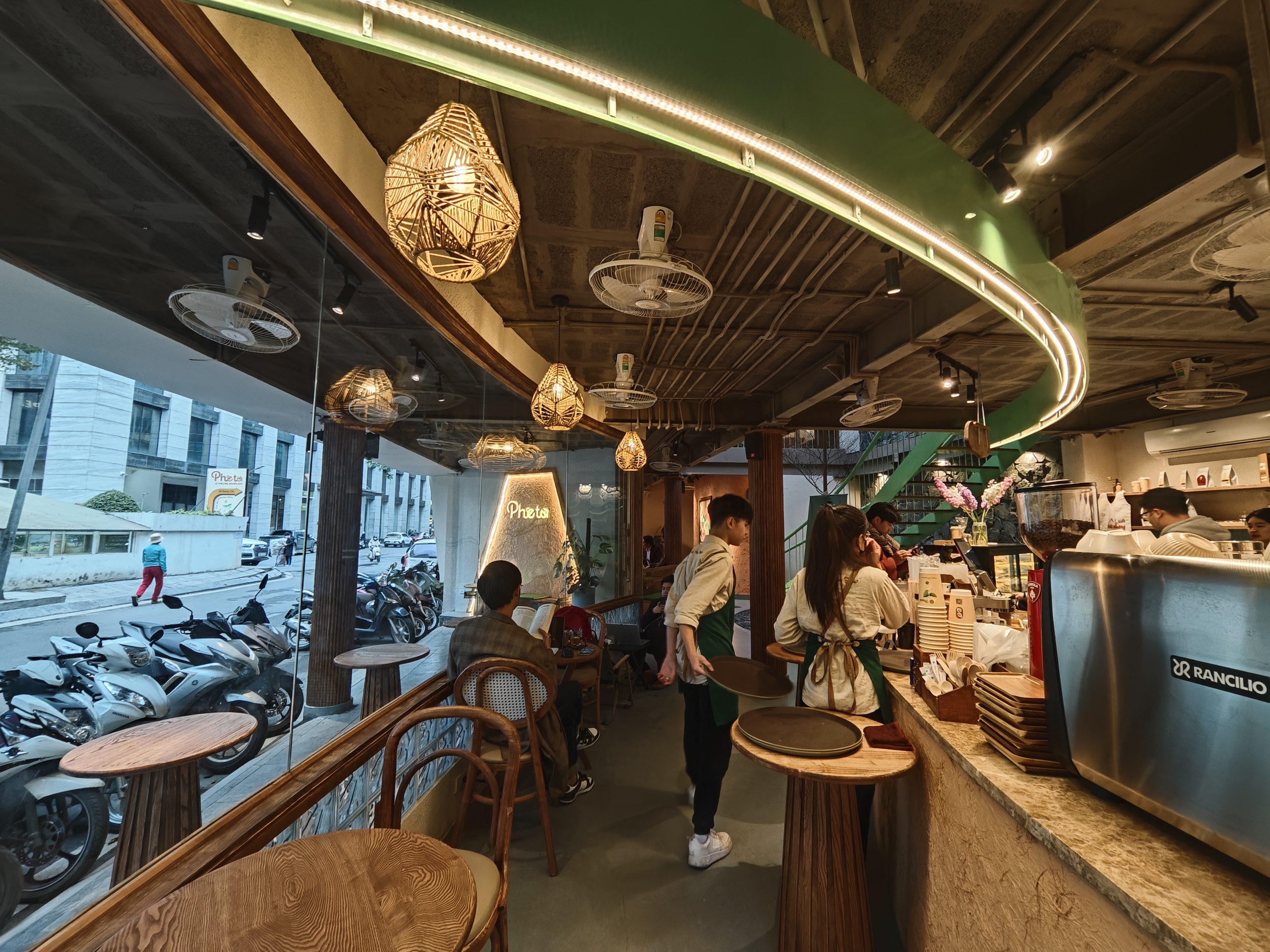 Xiaomi 14 là chiếc 'smartphone nhỏ' mà tôi chờ đợi bấy lâu nay- Ảnh 19. Xiaomi 14 là chiếc 'smartphone nhỏ' mà tôi chờ đợi bấy lâu nay- Ảnh 19.