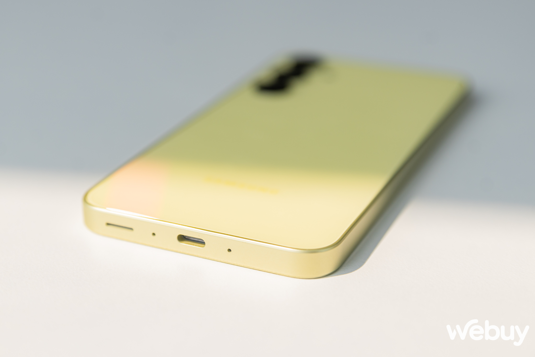 Cận cảnh Galaxy A35 5G v&agrave; Galaxy A55 5G: Lựa chọn &ldquo;an to&agrave;n&rdquo; cho người d&ugrave;ng trẻ, gi&aacute; từ 8.29 triệu đồng- Ảnh 8.