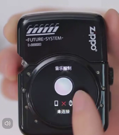 &ldquo;Ph&aacute;p sư Trung Hoa&rdquo; dung hợp bật lửa Zippo v&agrave; smartwatch: Gi&aacute; chưa đầy 4 triệu, đủ mọi t&iacute;nh năng kể cả nghe gọi lẫn chơi game- Ảnh 5.