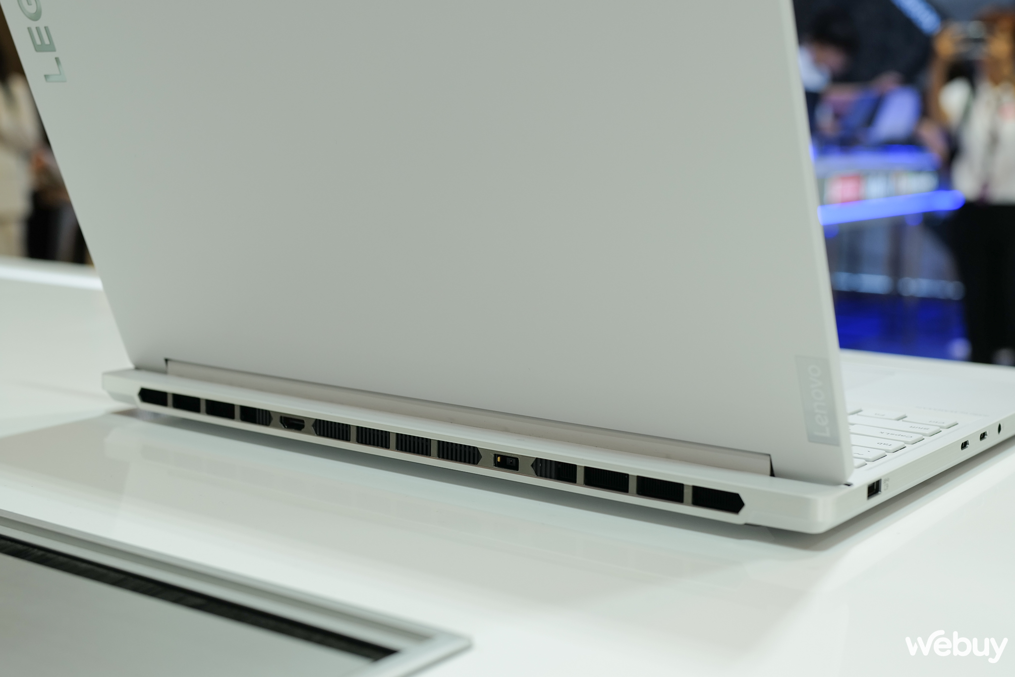 Lenovo đưa loạt laptop từng giới thiệu tại CES 2024 về khu vực Đông Nam Á, ấn tượng nhất vẫn là chiếc laptop Yoga 2 màn hình- Ảnh 10. Lenovo đưa loạt laptop từng giới thiệu tại CES 2024 về khu vực Đông Nam Á, ấn tượng nhất vẫn là chiếc laptop Yoga 2 màn hình- Ảnh 10.