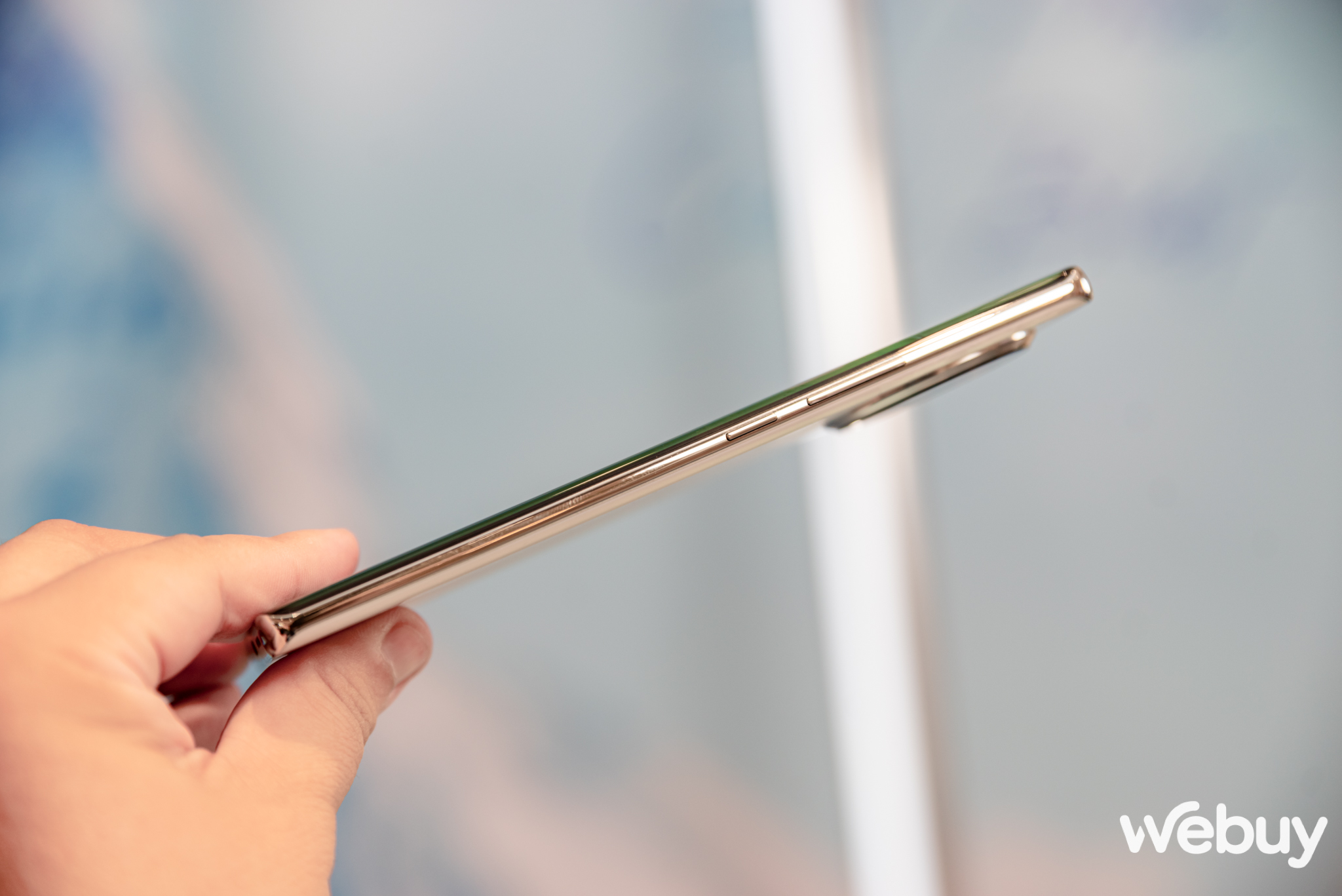 Nh&igrave;n chiếc điện thoại n&agrave;y chẳng ai nghĩ mức gi&aacute; lại chưa đến 5,5 triệu đồng- Ảnh 4.