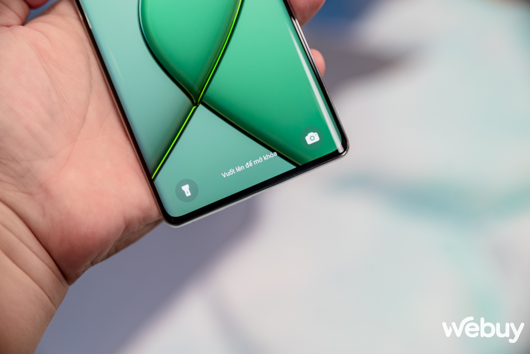 Nh&igrave;n chiếc điện thoại n&agrave;y chẳng ai nghĩ mức gi&aacute; lại chưa đến 5,5 triệu đồng- Ảnh 10.