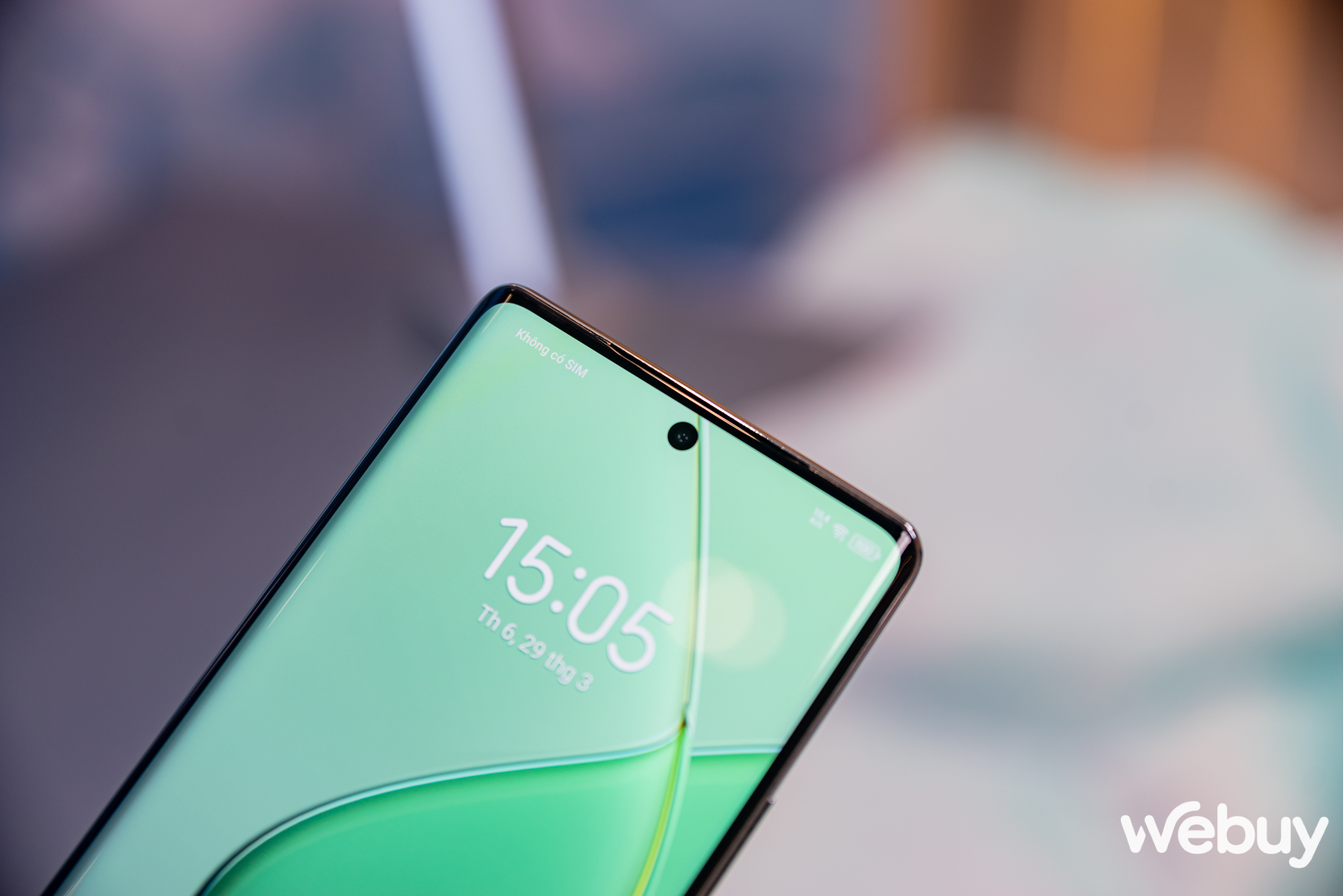 Nh&igrave;n chiếc điện thoại n&agrave;y chẳng ai nghĩ mức gi&aacute; lại chưa đến 5,5 triệu đồng- Ảnh 9.