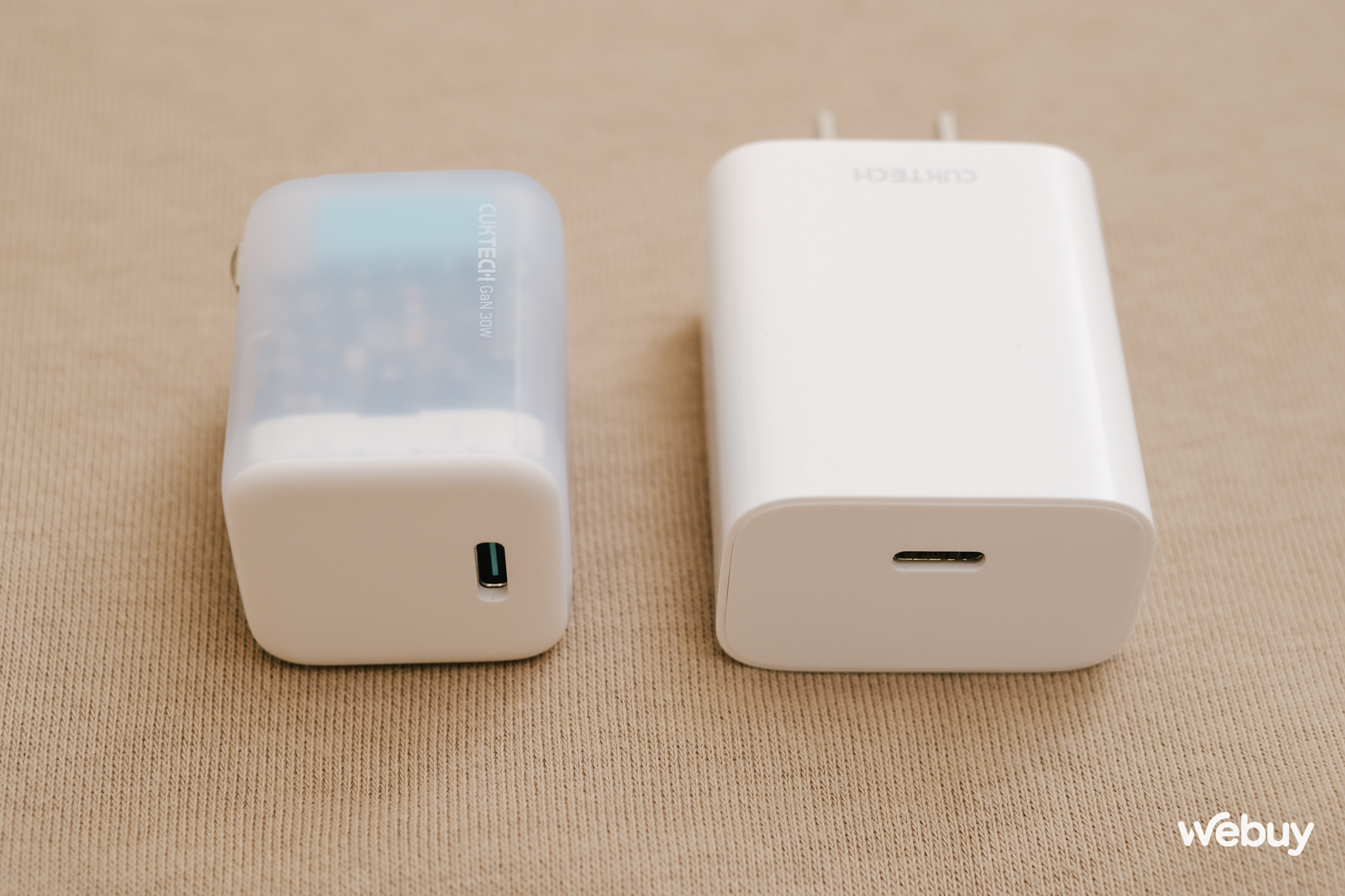 Củ sạc Xiaomi cho iPhone đáng mua nhất: Thiết kế "tí hon" trong suốt cực đẹp, công suất 30W sạc được cả MacBook, giá chỉ 170.000 đồng- Ảnh 7. Củ sạc Xiaomi cho iPhone đáng mua nhất: Thiết kế "tí hon" trong suốt cực đẹp, công suất 30W sạc được cả MacBook, giá chỉ 170.000 đồng- Ảnh 7.