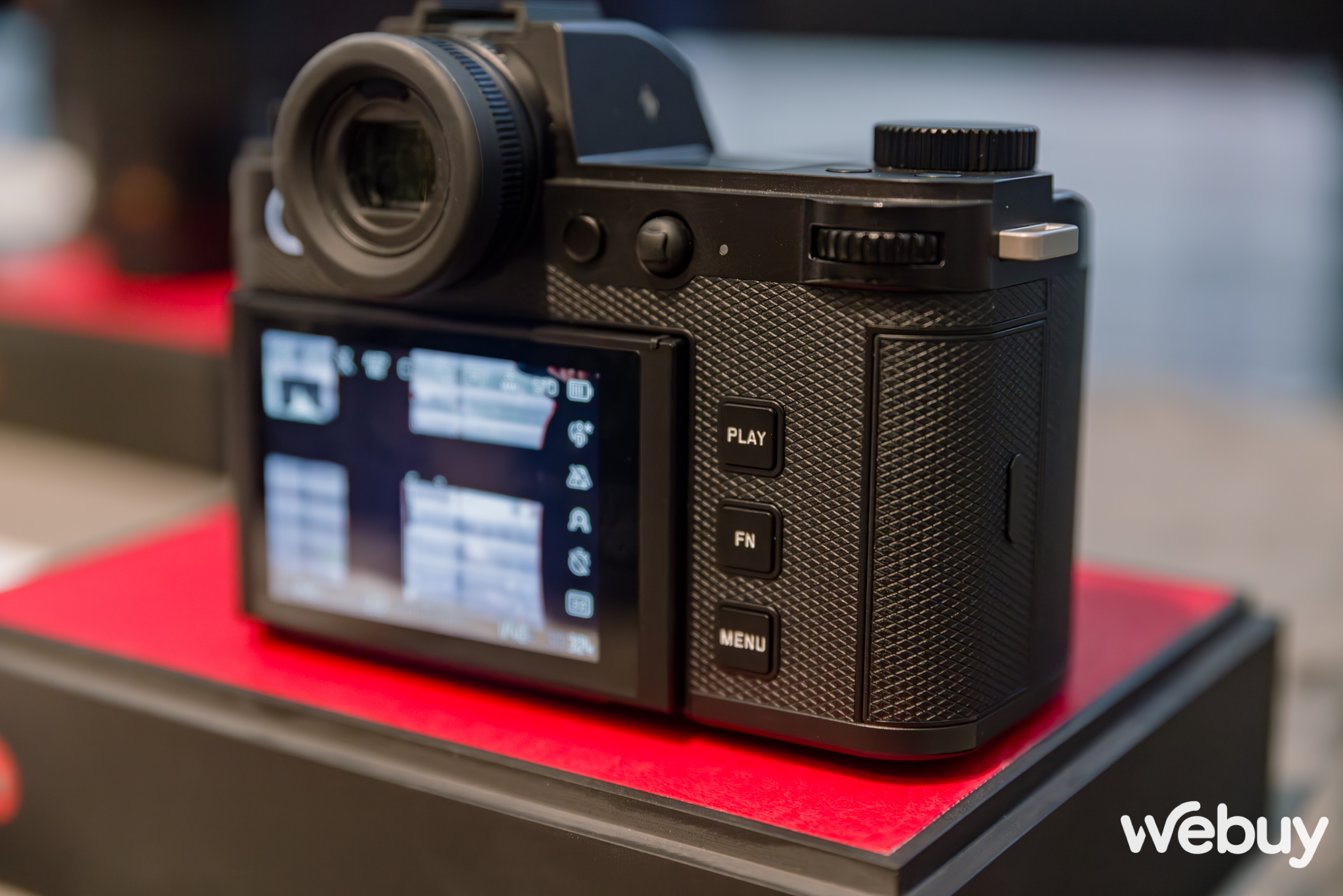 Tr&ecirc;n tay m&aacute;y ảnh cao cấp Leica SL3: Cảm biến 60MP mới v&agrave; gi&aacute; b&aacute;n 206 triệu Đồng- Ảnh 14.