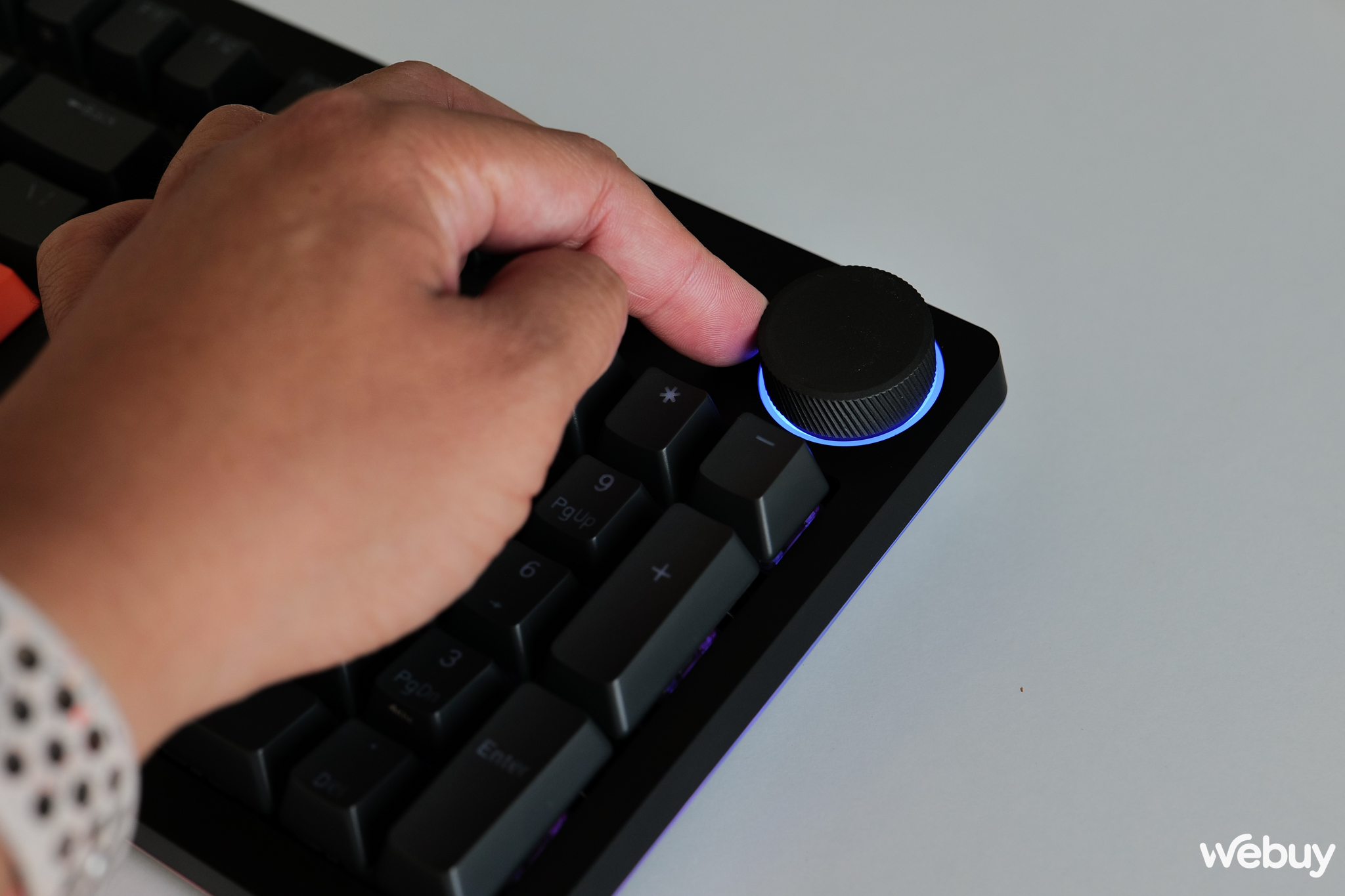 Thương hiệu chuy&ecirc;n ốp lưng Spigen giờ c&oacute; cả b&agrave;n ph&iacute;m cơ cao cấp, d&ugrave;ng thử xem sao?- Ảnh 10.