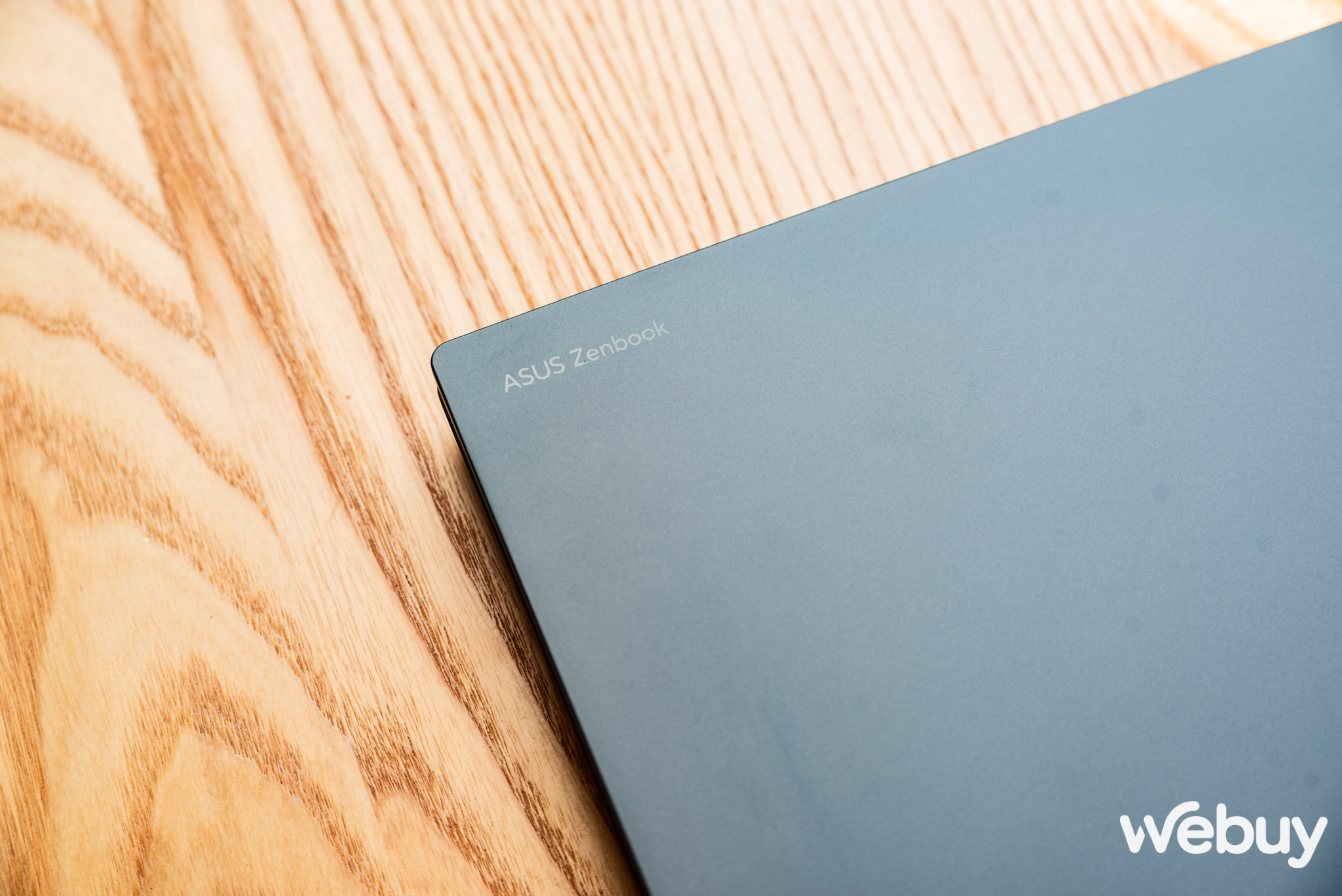 Cận cảnh ASUS Zenbook DUO: Laptop 2 m&agrave;n h&igrave;nh OLED, thiết kế th&ocirc;ng minh, lại c&ograve;n c&oacute; chip AI, đủ combo bước v&agrave;o năm 2024- Ảnh 4.