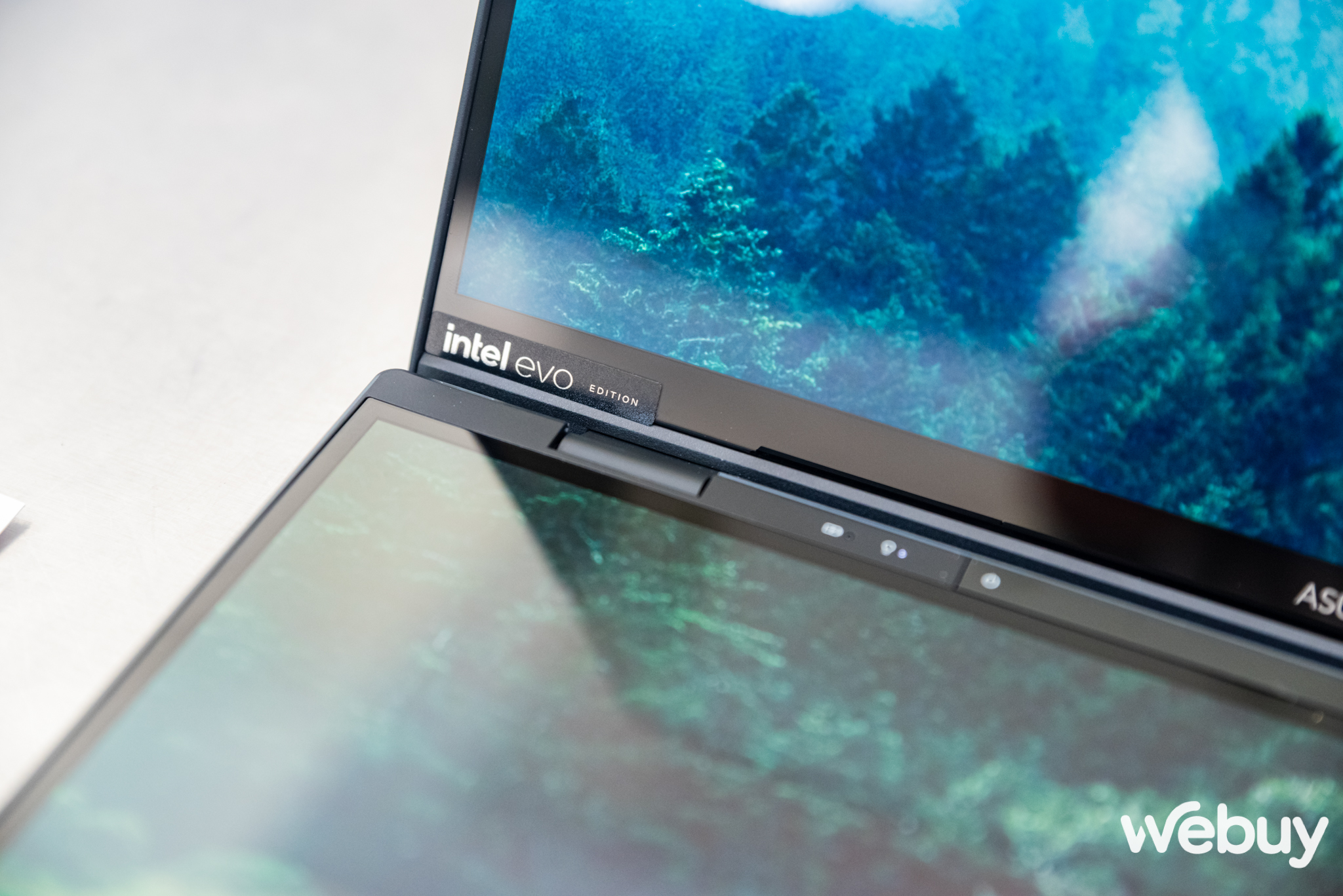 Cận cảnh ASUS Zenbook DUO: Laptop 2 m&agrave;n h&igrave;nh OLED, thiết kế th&ocirc;ng minh, lại c&ograve;n c&oacute; chip AI, đủ combo bước v&agrave;o năm 2024- Ảnh 34.