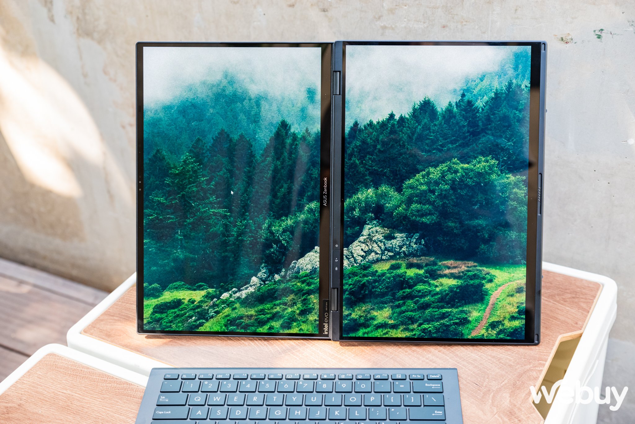 Cận cảnh ASUS Zenbook DUO: Laptop 2 m&agrave;n h&igrave;nh OLED, thiết kế th&ocirc;ng minh, lại c&ograve;n c&oacute; chip AI, đủ combo bước v&agrave;o năm 2024- Ảnh 49.