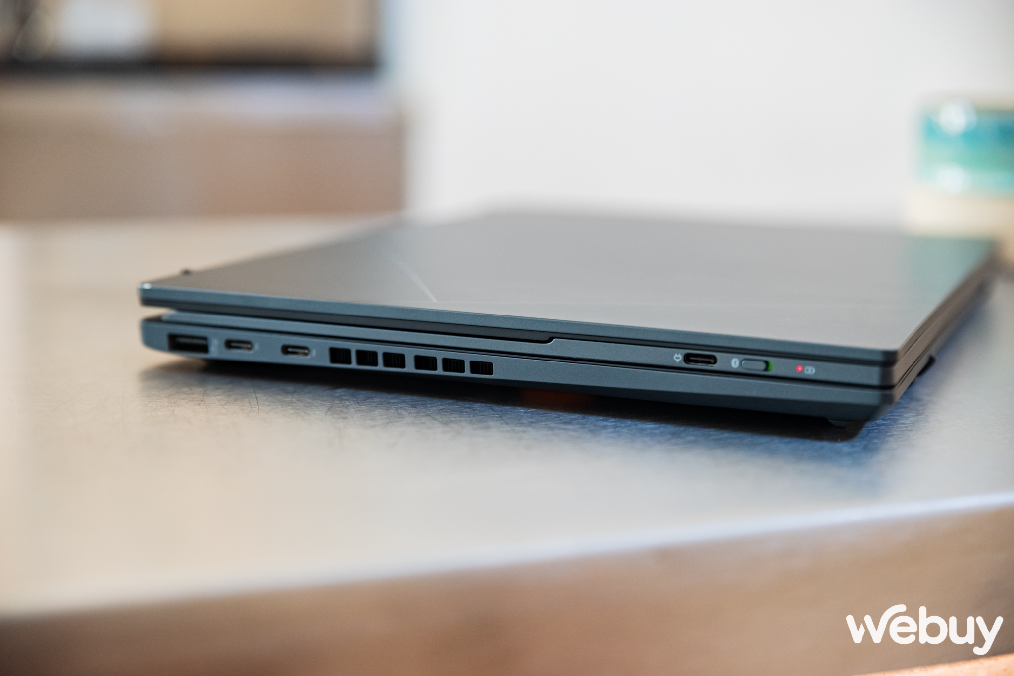 Cận cảnh ASUS Zenbook DUO: Laptop 2 m&agrave;n h&igrave;nh OLED, thiết kế th&ocirc;ng minh, lại c&ograve;n c&oacute; chip AI, đủ combo bước v&agrave;o năm 2024- Ảnh 6.