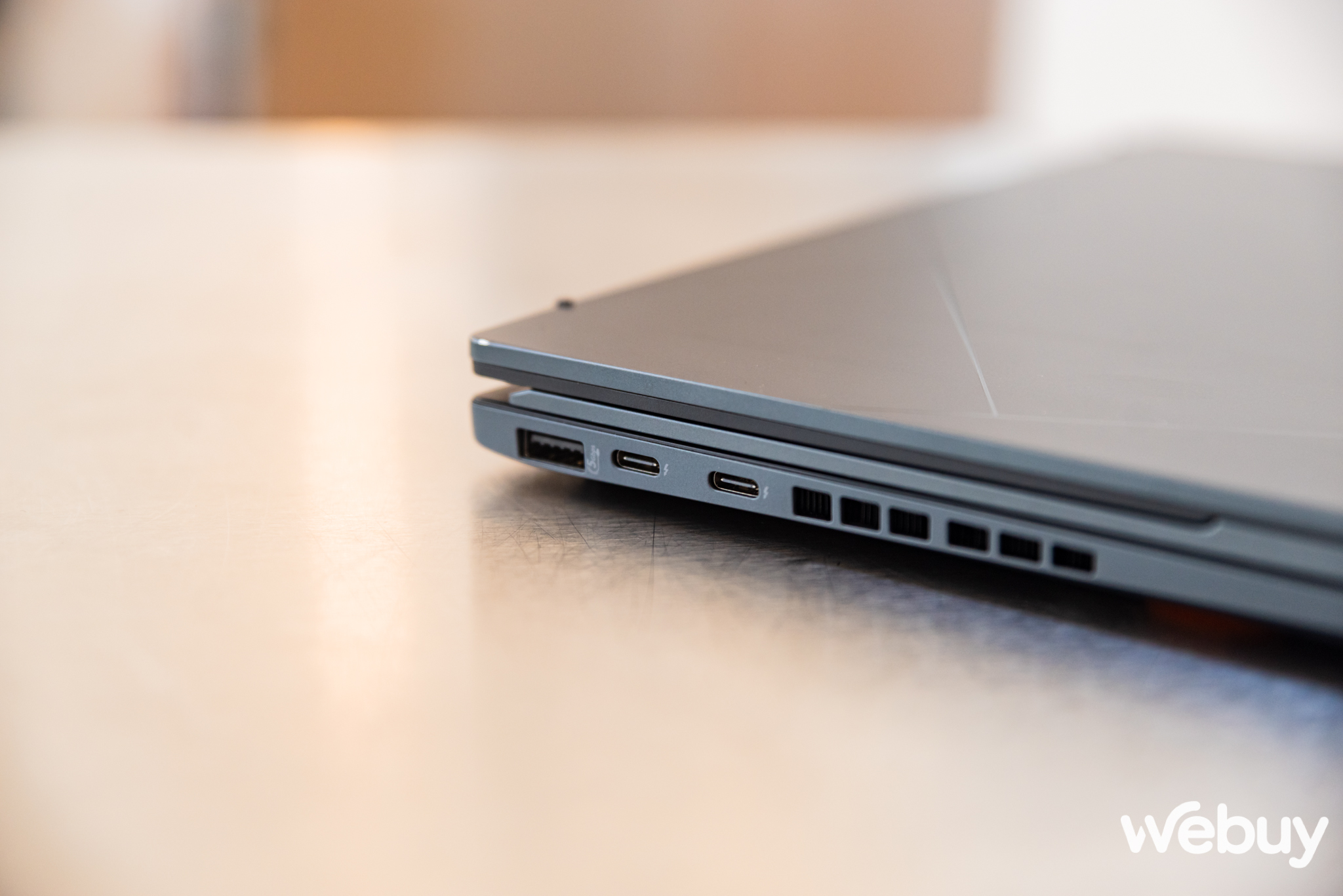 Cận cảnh ASUS Zenbook DUO: Laptop 2 m&agrave;n h&igrave;nh OLED, thiết kế th&ocirc;ng minh, lại c&ograve;n c&oacute; chip AI, đủ combo bước v&agrave;o năm 2024- Ảnh 42.