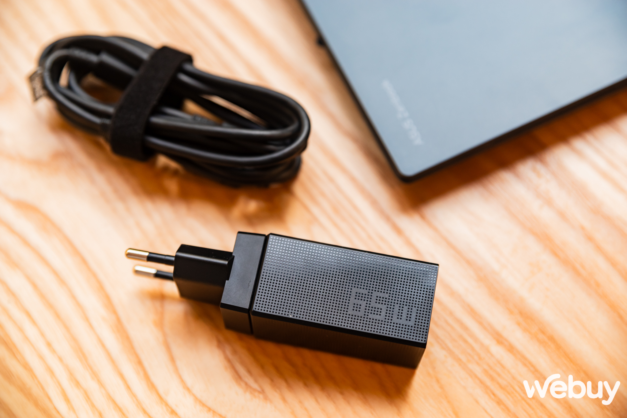 Cận cảnh ASUS Zenbook DUO: Laptop 2 m&agrave;n h&igrave;nh OLED, thiết kế th&ocirc;ng minh, lại c&ograve;n c&oacute; chip AI, đủ combo bước v&agrave;o năm 2024- Ảnh 44.