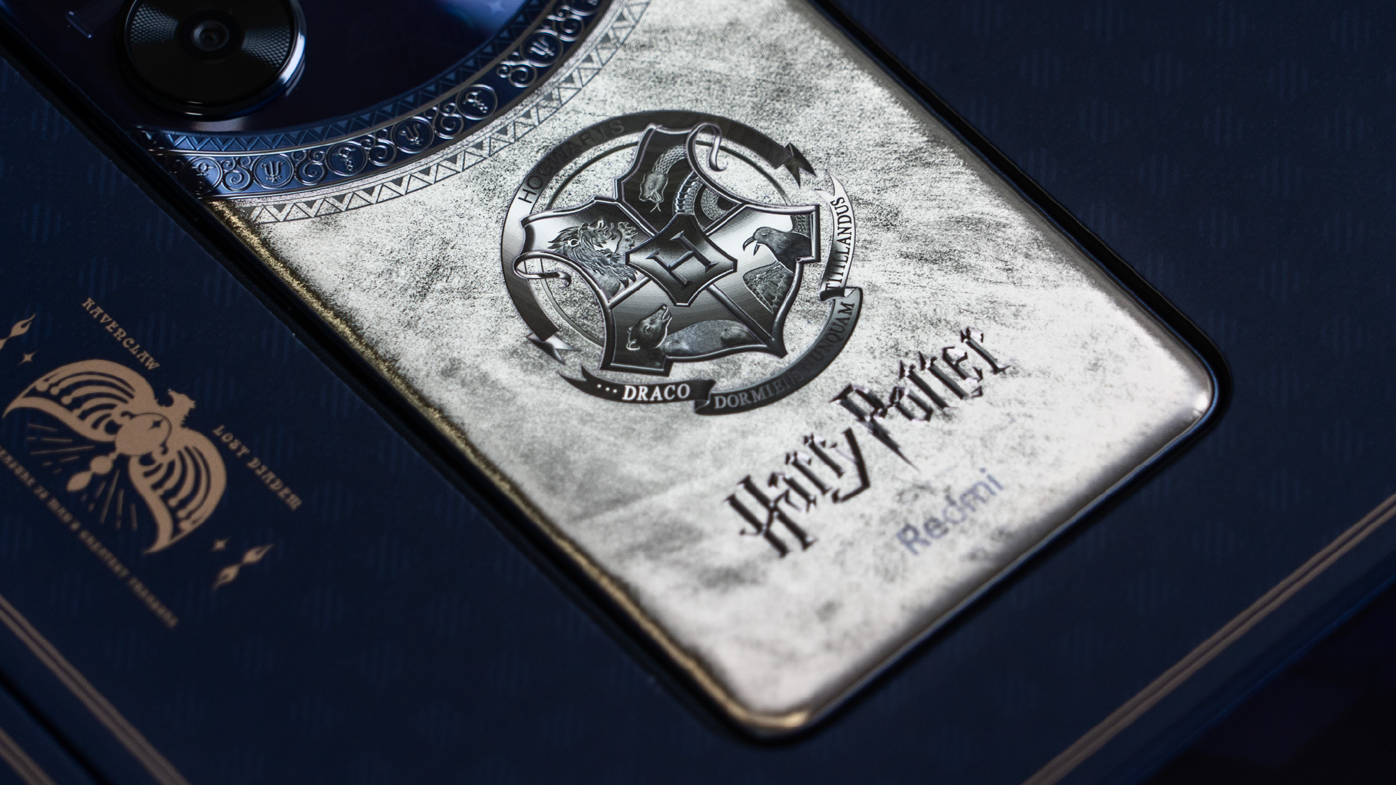 Cận cảnh điện thoại Harry Potter- Ảnh 6. Cận cảnh điện thoại Harry Potter- Ảnh 6.