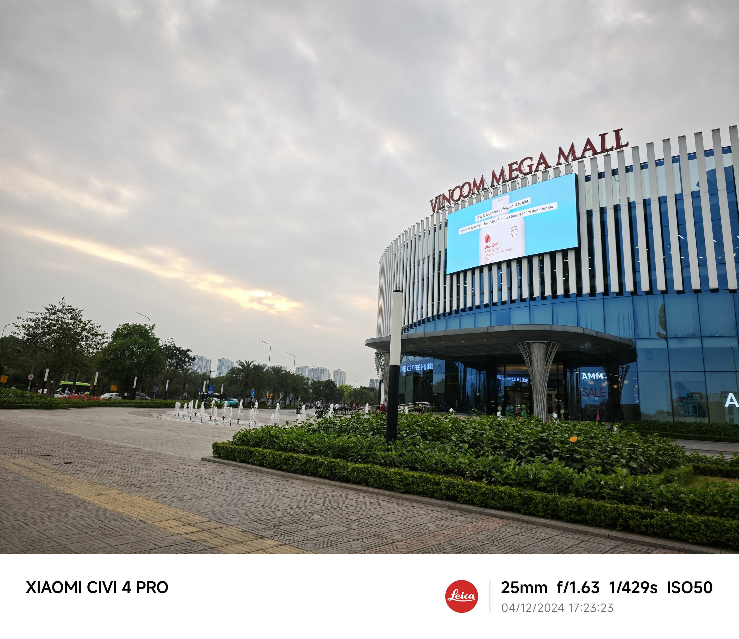 Tr&ecirc;n tay Xiaomi Civi 4 Pro: Smartphone tầm trung th&ocirc;i nhưng c&oacute; thiết kế qu&aacute; đẹp, chip Snapdragon 8s Gen 3 cực mạnh, camera Leica kh&ocirc;ng thua k&eacute;m g&igrave; Xiaomi 14 Ultra- Ảnh 12.