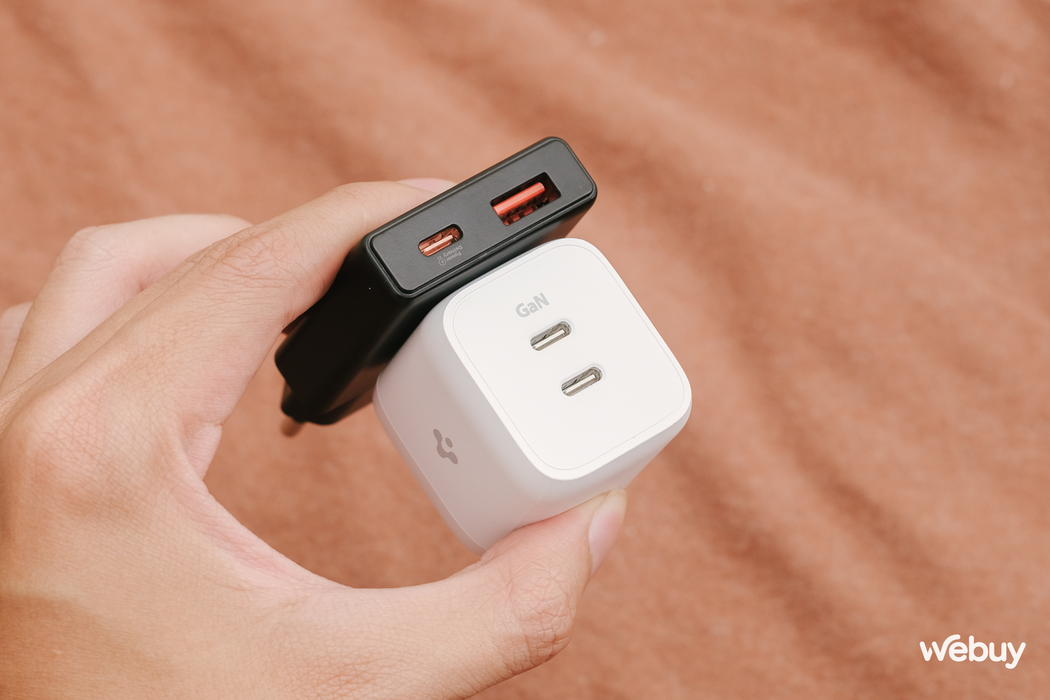 Dùng thử sạc nhanh của hãng chuyên ốp lưng và cái kết bất ngờ: Tôi đã "chốt đơn" ngay và luôn nhờ 2 ưu điểm đáng tiền này- Ảnh 6. Dùng thử sạc nhanh của hãng chuyên ốp lưng và cái kết bất ngờ: Tôi đã "chốt đơn" ngay và luôn nhờ 2 ưu điểm đáng tiền này- Ảnh 6.