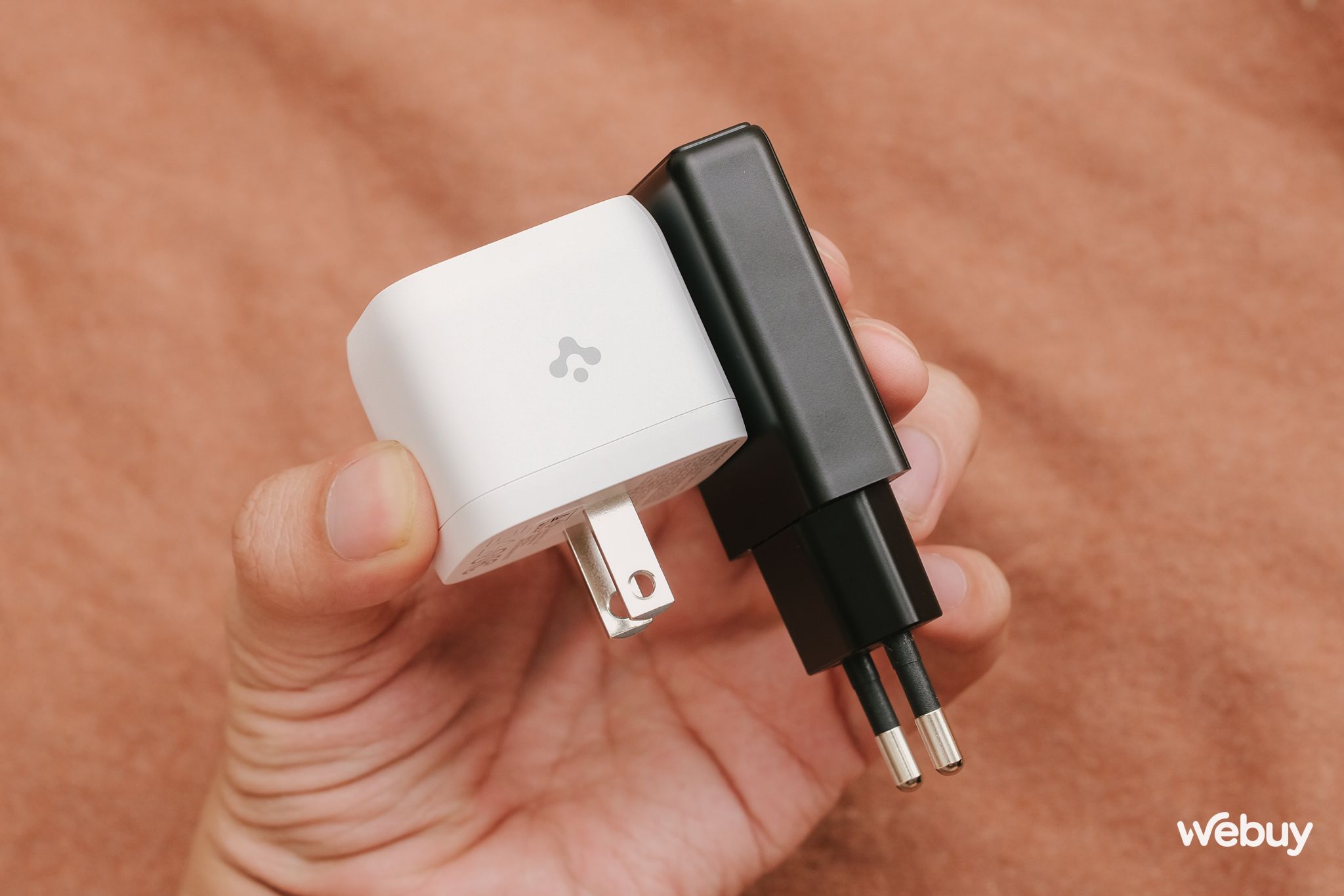 Dùng thử sạc nhanh của hãng chuyên ốp lưng và cái kết bất ngờ: Tôi đã "chốt đơn" ngay và luôn nhờ 2 ưu điểm đáng tiền này- Ảnh 7. Dùng thử sạc nhanh của hãng chuyên ốp lưng và cái kết bất ngờ: Tôi đã "chốt đơn" ngay và luôn nhờ 2 ưu điểm đáng tiền này- Ảnh 7.