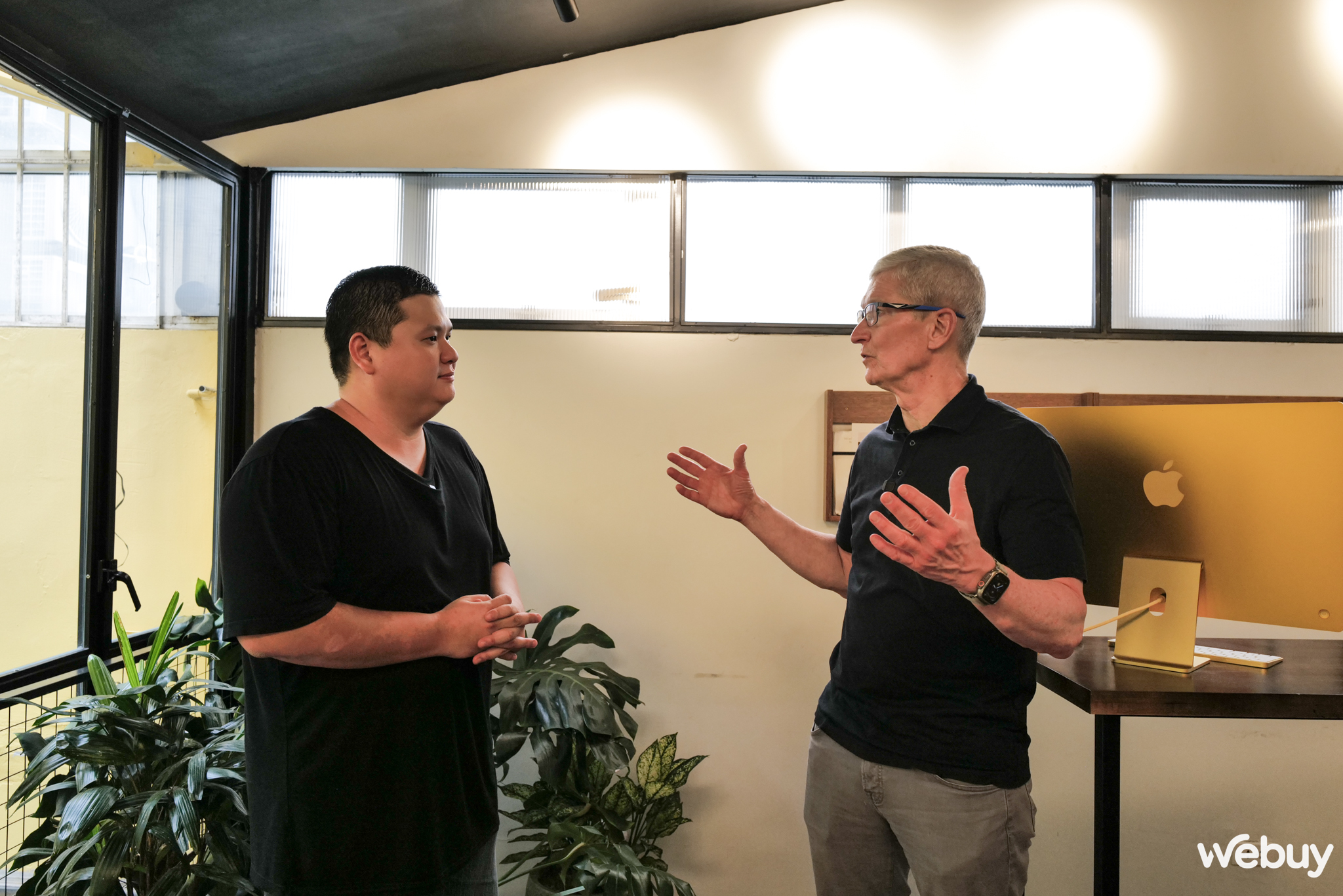 Biểu cảm của Tim Cook khi thấy AI giả chính mình- Ảnh 3. Biểu cảm của Tim Cook khi thấy AI giả chính mình- Ảnh 3.