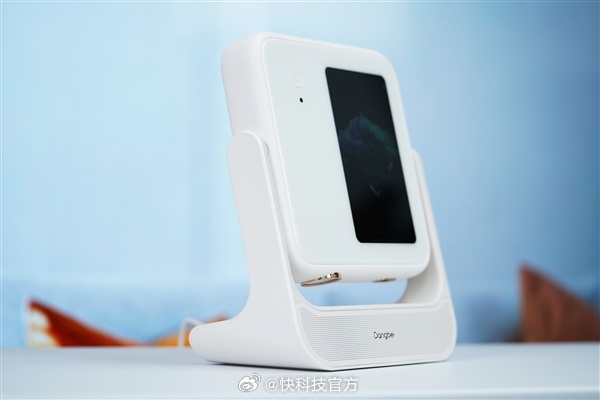 Máy chiếu AI thiết kế cực cute, tích hợp cả màn hình giống OPPO Find N3 Flip, giá chỉ hơn 11 triệu đồng- Ảnh 3. Máy chiếu AI thiết kế cực cute, tích hợp cả màn hình giống OPPO Find N3 Flip, giá chỉ hơn 11 triệu đồng- Ảnh 3.