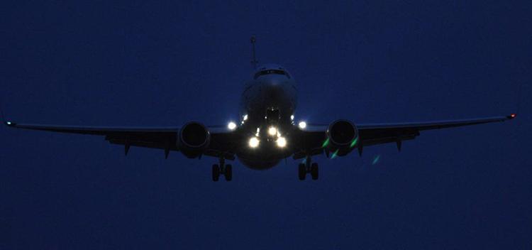 Vì sao máy bay phải tắt đèn trong cabin khi cất cánh và hạ cánh- Ảnh 2. Vì sao máy bay phải tắt đèn trong cabin khi cất cánh và hạ cánh- Ảnh 2.