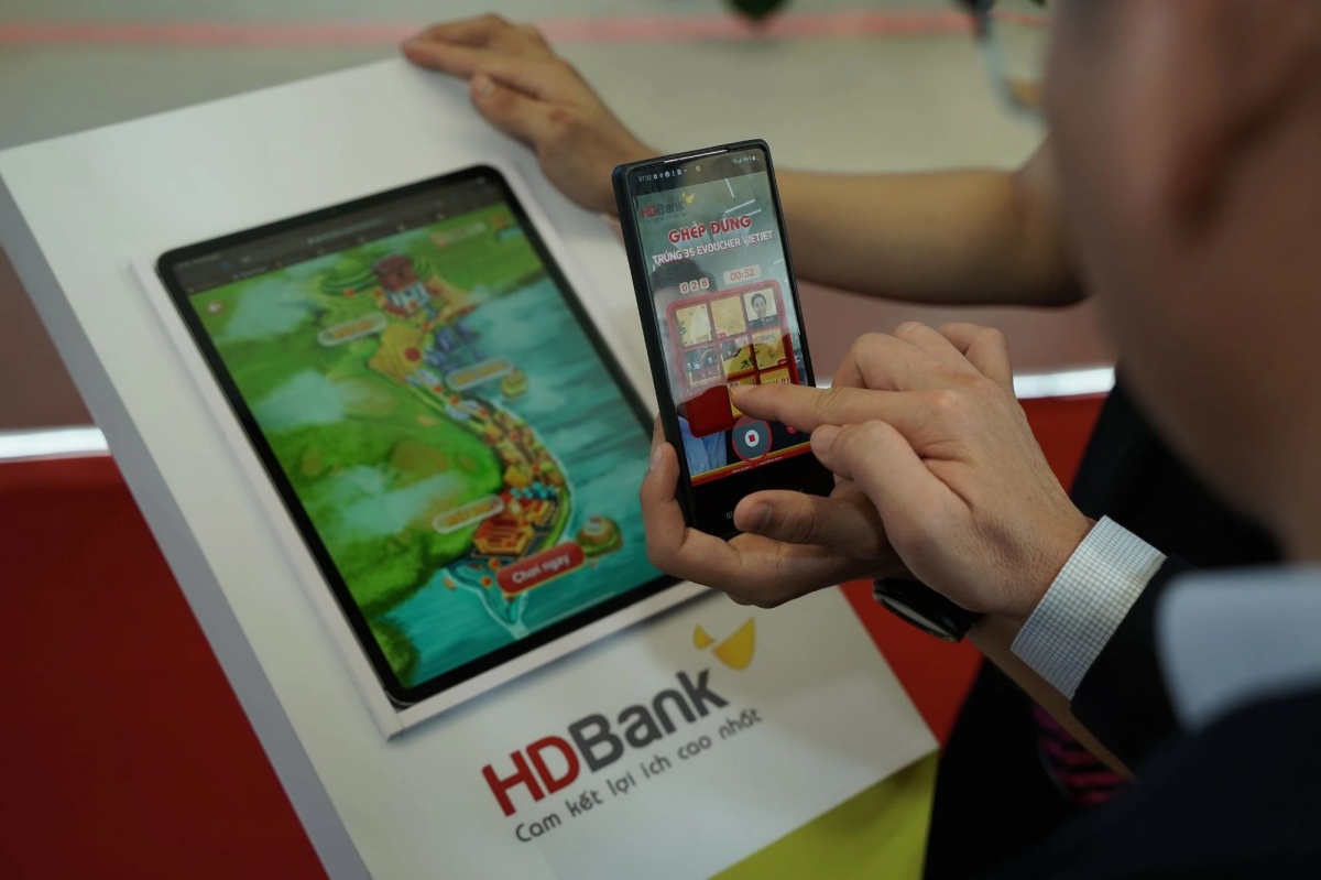 Sôi động Future Expo: Cùng "sống ảo" với robot, “phá đảo” game AI và "cháy" hết mình cùng âm nhạc- Ảnh 20. Sôi động Future Expo: Cùng "sống ảo" với robot, “phá đảo” game AI và "cháy" hết mình cùng âm nhạc- Ảnh 20.