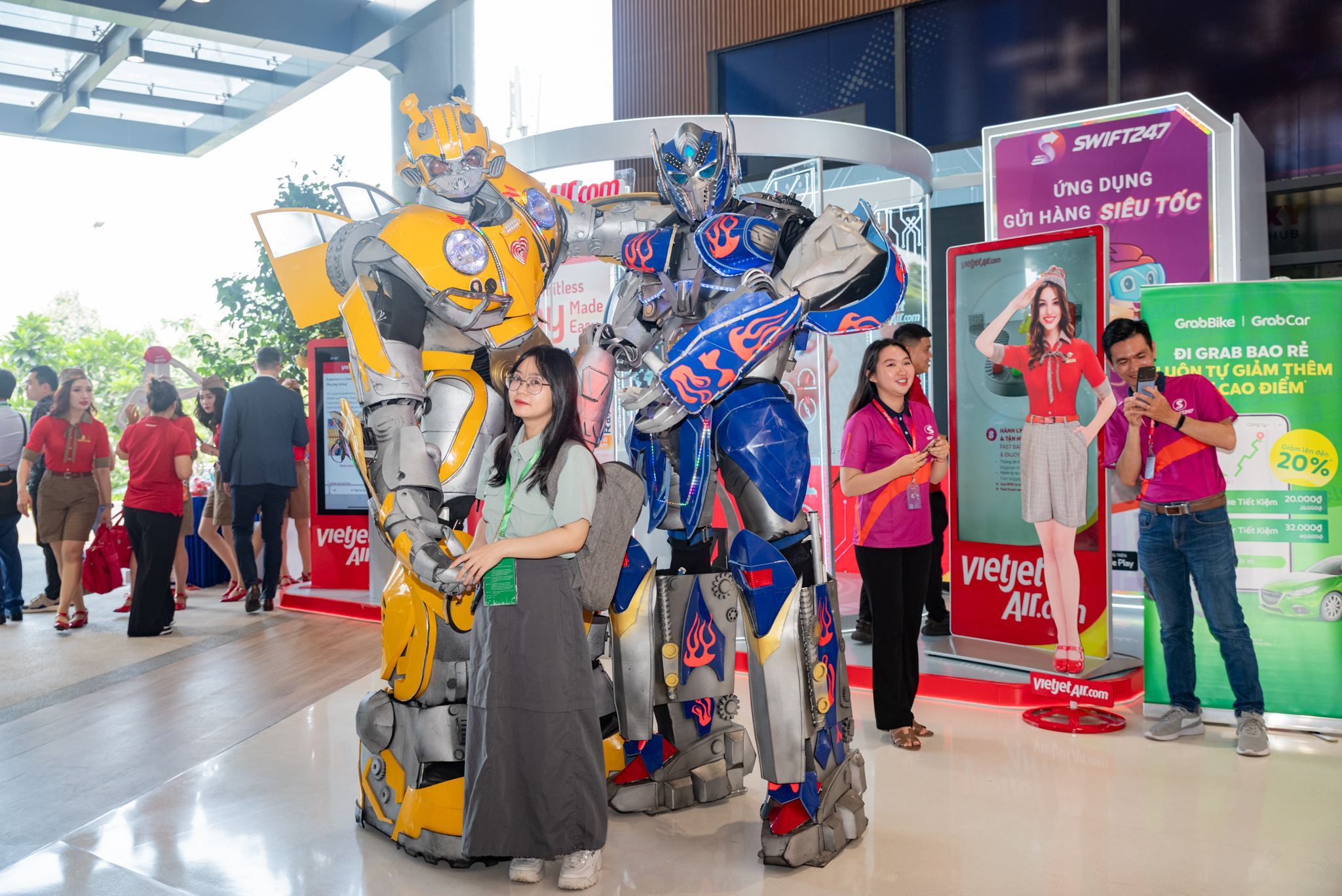 Sôi động Future Expo: Cùng "sống ảo" với robot, “phá đảo” game AI và "cháy" hết mình cùng âm nhạc- Ảnh 9. Sôi động Future Expo: Cùng "sống ảo" với robot, “phá đảo” game AI và "cháy" hết mình cùng âm nhạc- Ảnh 9.