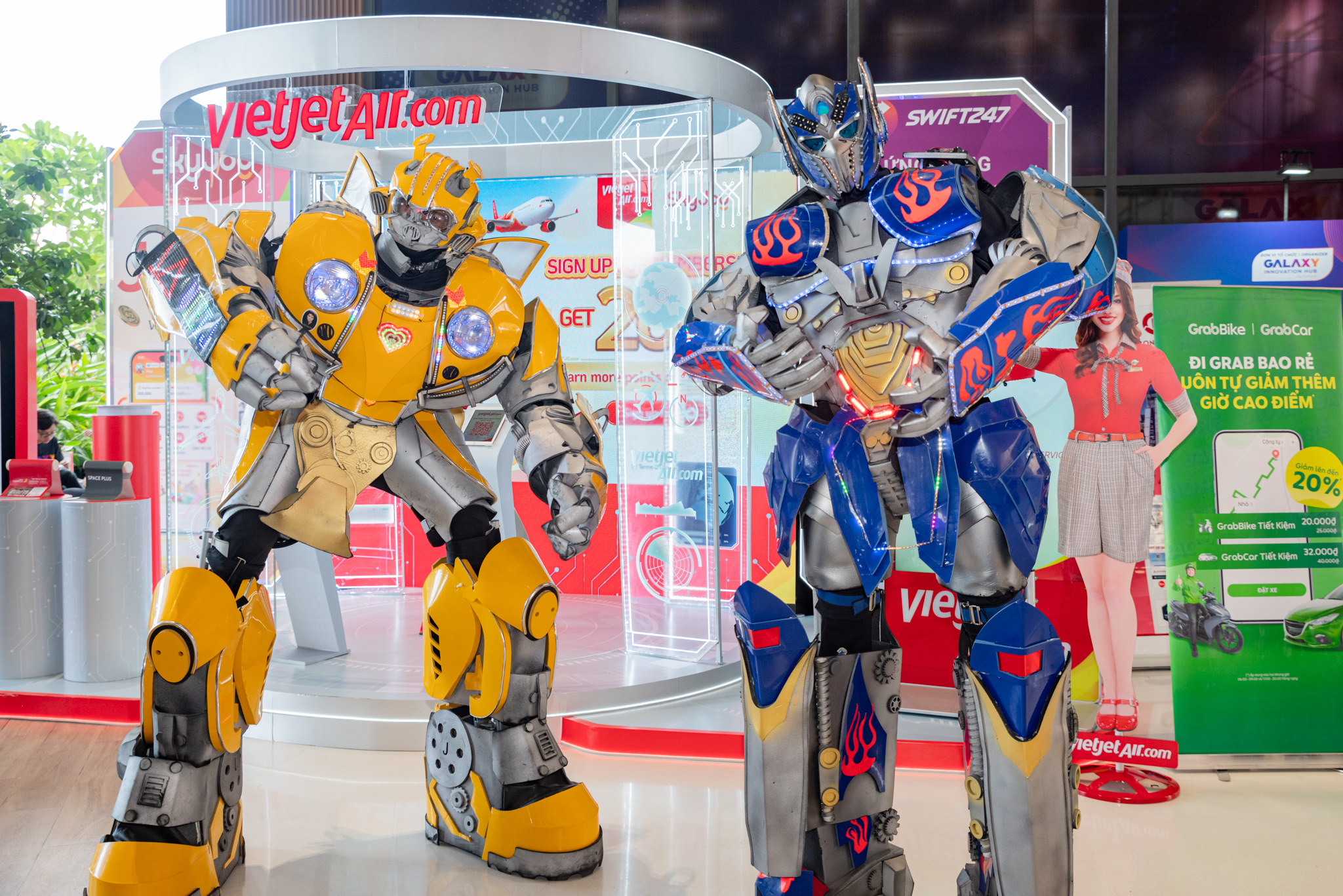 Sôi động Future Expo: Cùng "sống ảo" với robot, “phá đảo” game AI và "cháy" hết mình cùng âm nhạc- Ảnh 8. Sôi động Future Expo: Cùng "sống ảo" với robot, “phá đảo” game AI và "cháy" hết mình cùng âm nhạc- Ảnh 8.