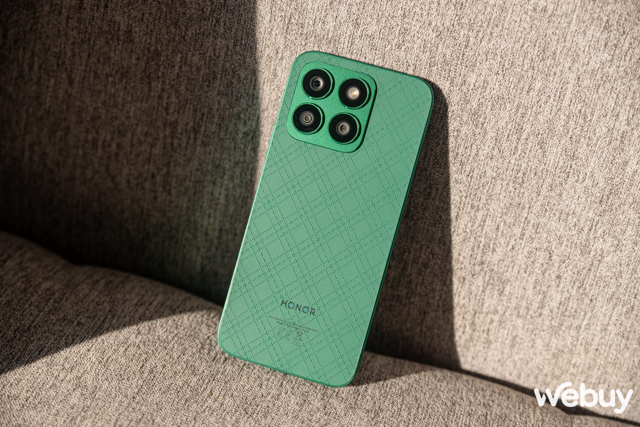 Cận cảnh điện thoại Honor vừa mở b&aacute;n tại Việt Nam với mặt lưng tr&ocirc;ng như v&iacute; da thời trang- Ảnh 22.