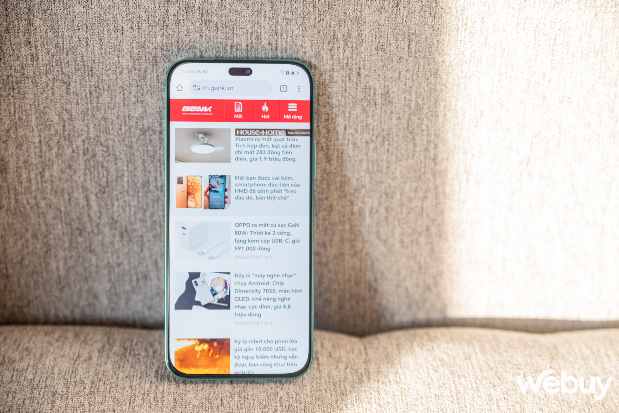 Cận cảnh điện thoại Honor vừa mở b&aacute;n tại Việt Nam với mặt lưng tr&ocirc;ng như v&iacute; da thời trang- Ảnh 10.