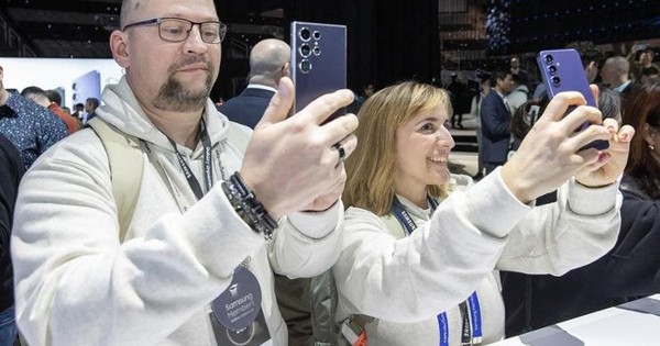 Apple bị so&aacute;n ng&ocirc;i h&atilde;ng smartphone b&aacute;n chạy nhất to&agrave;n cầu sau chưa đầy nửa năm- Ảnh 1.