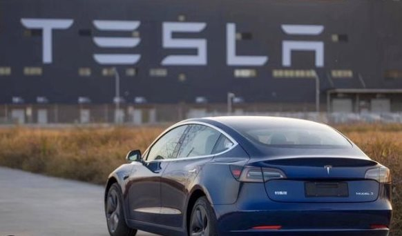 Tesla bất ngờ hủy kế hoạch sản xuất xe điện gi&aacute; rẻ, tuy&ecirc;n bố tập trung to&agrave;n lực v&agrave;o một loại phương tiện &lsquo;kh&oacute; nhằn&rsquo;- Ảnh 1.