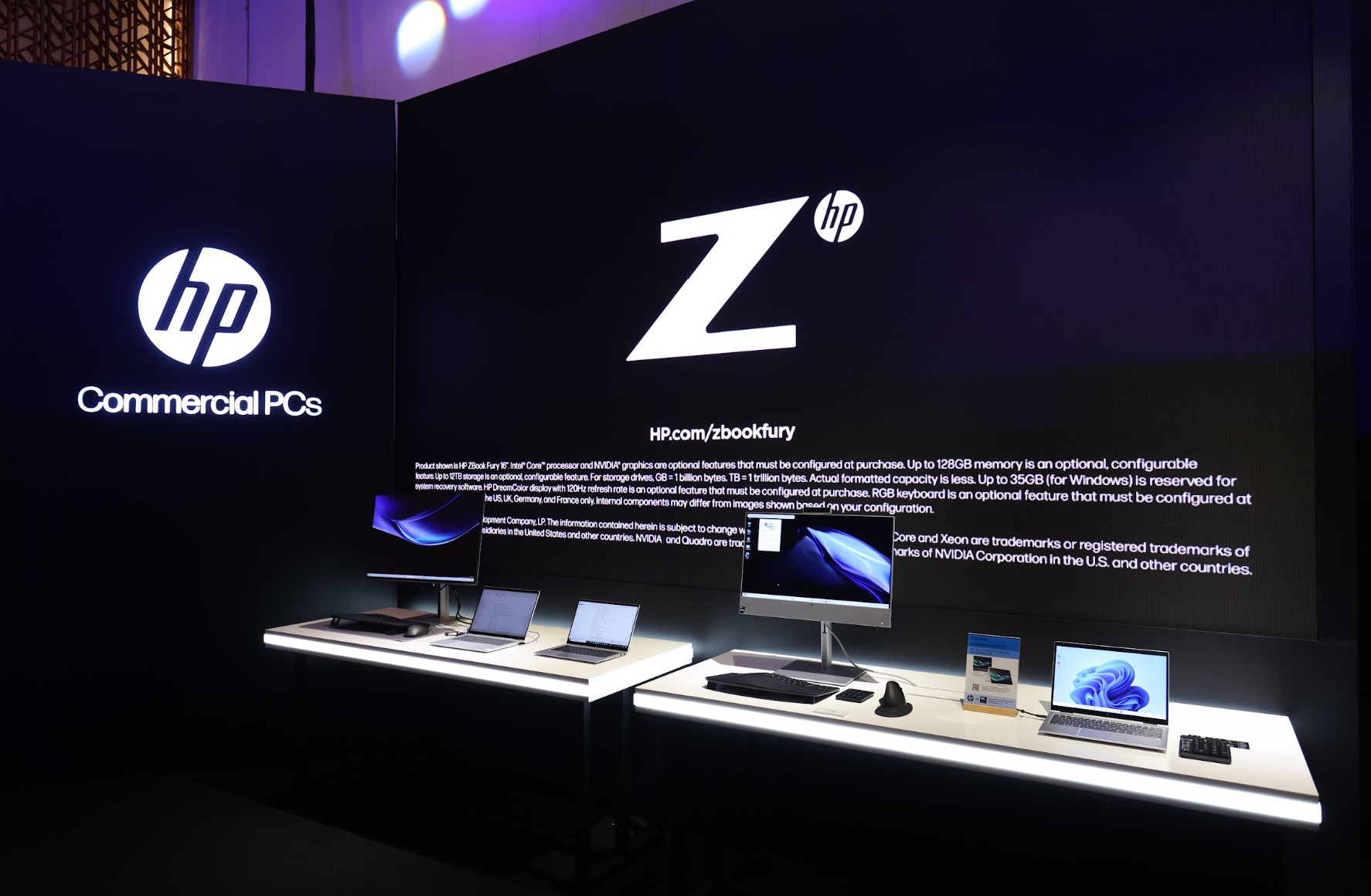 Khu vực trưng bày HP ZBook.jpg Khu vực trưng bày HP ZBook.jpg