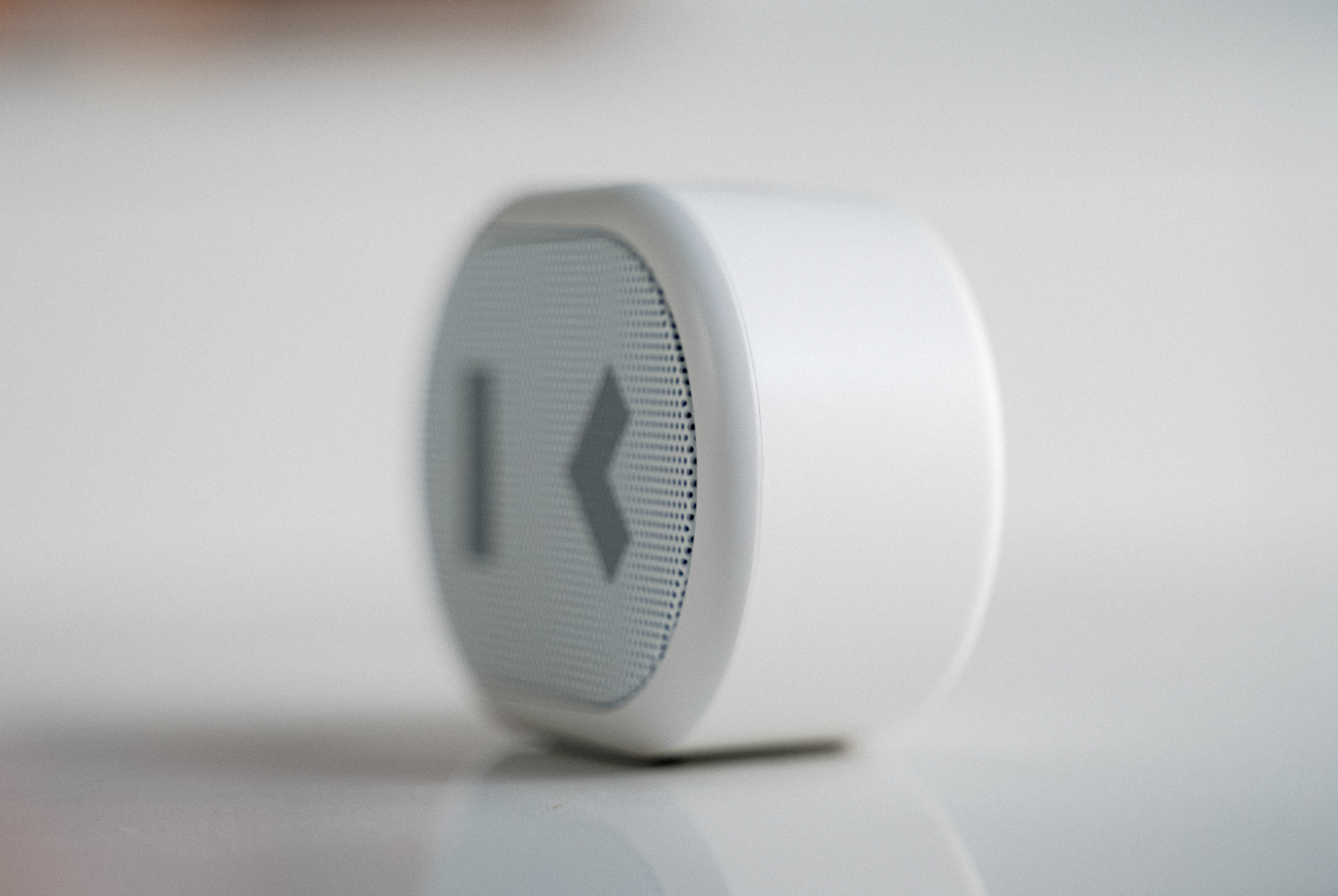 Nghe thử loa Xiaomi Xiaodu b&eacute; bằng l&ograve;ng b&agrave;n tay: Gi&aacute; sale chưa đến 160.000đ n&ecirc;n kh&oacute; m&agrave; ch&ecirc; được g&igrave;- Ảnh 4.