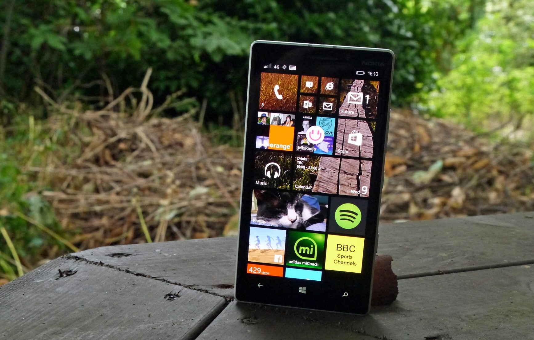 Windows Phone không còn nữa, nhưng 7 mẫu smartphone này sẽ luôn được nhớ đến như đại diện tuyệt nhất cho một thời đại đã qua- Ảnh 6. Windows Phone không còn nữa, nhưng 7 mẫu smartphone này sẽ luôn được nhớ đến như đại diện tuyệt nhất cho một thời đại đã qua- Ảnh 6.